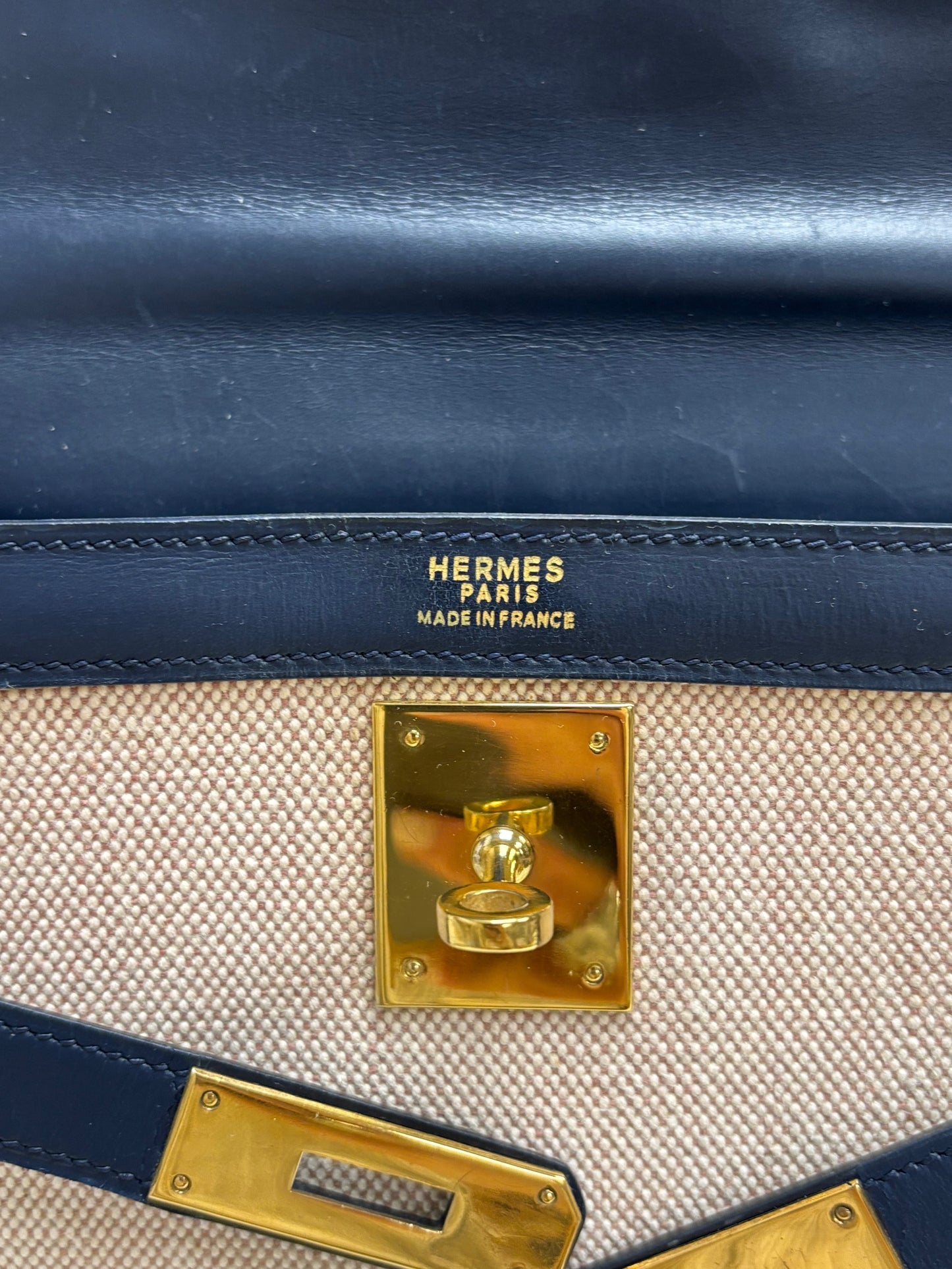 HERMÈS Sac Kelly Sellier 32 Box et Toile H
