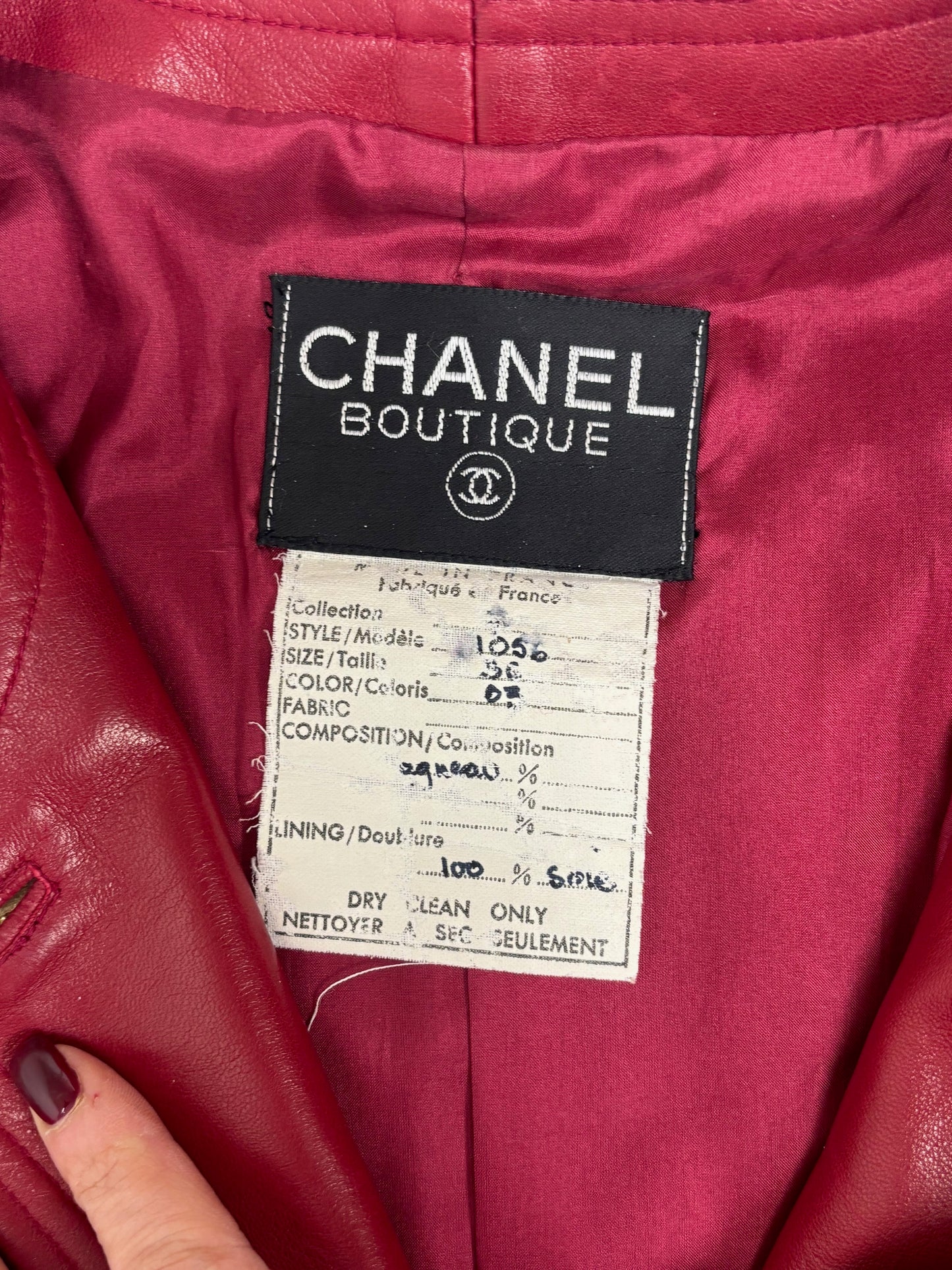 CHANEL Veste en cuir