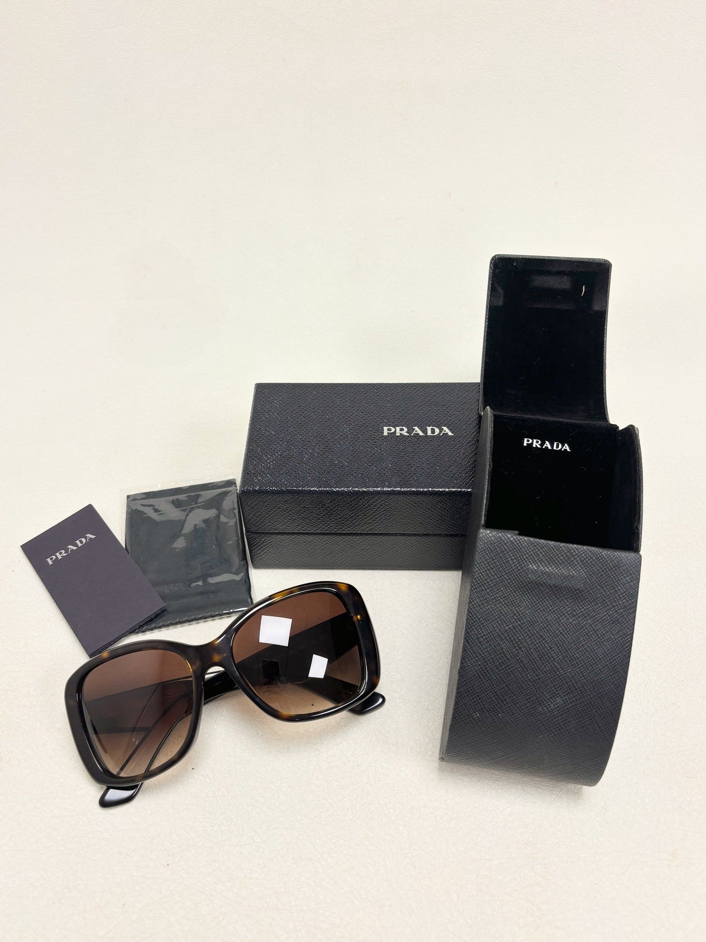 PRADA Lunettes de soleil