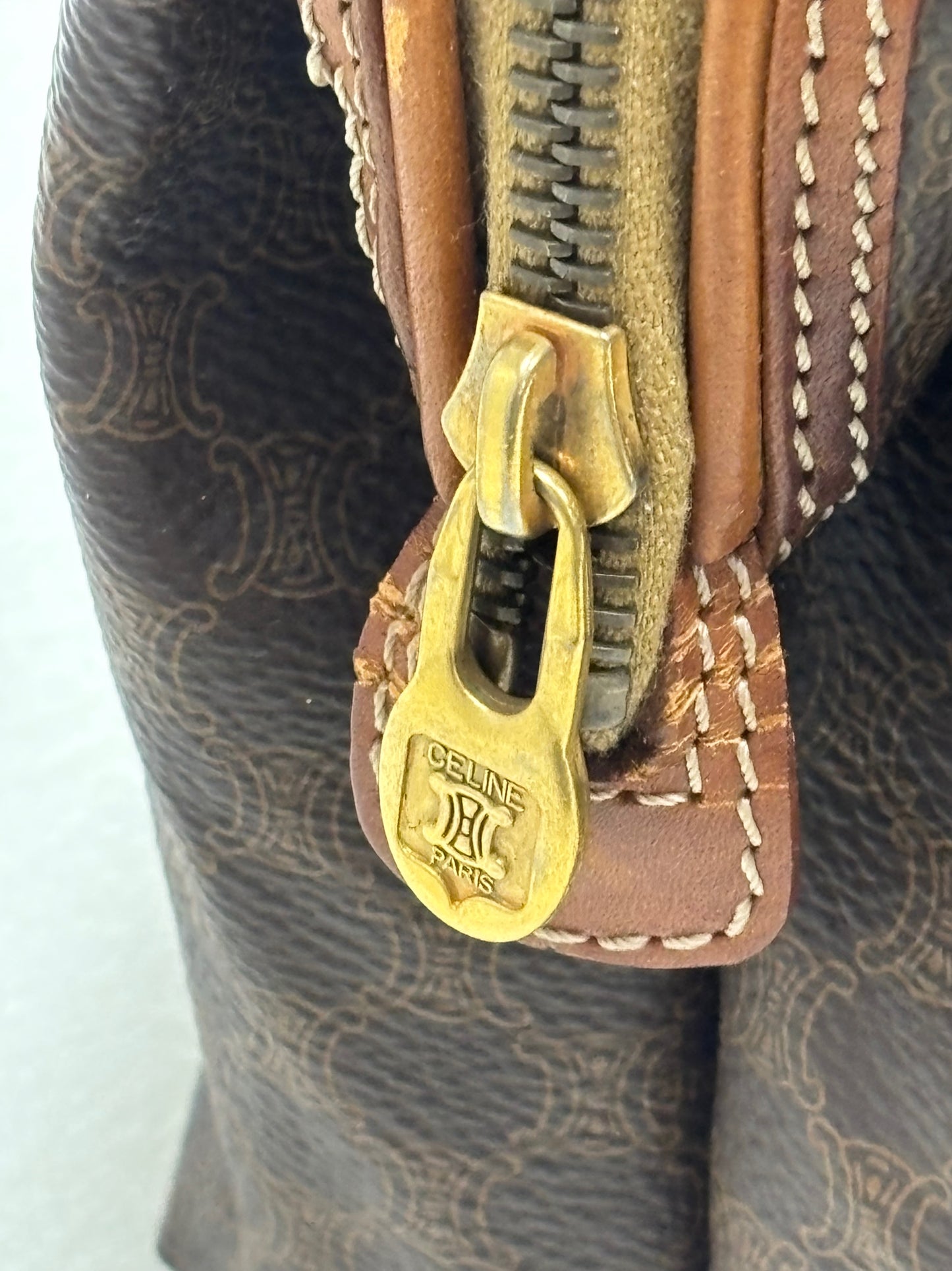 CÉLINE Pochette Triomphe