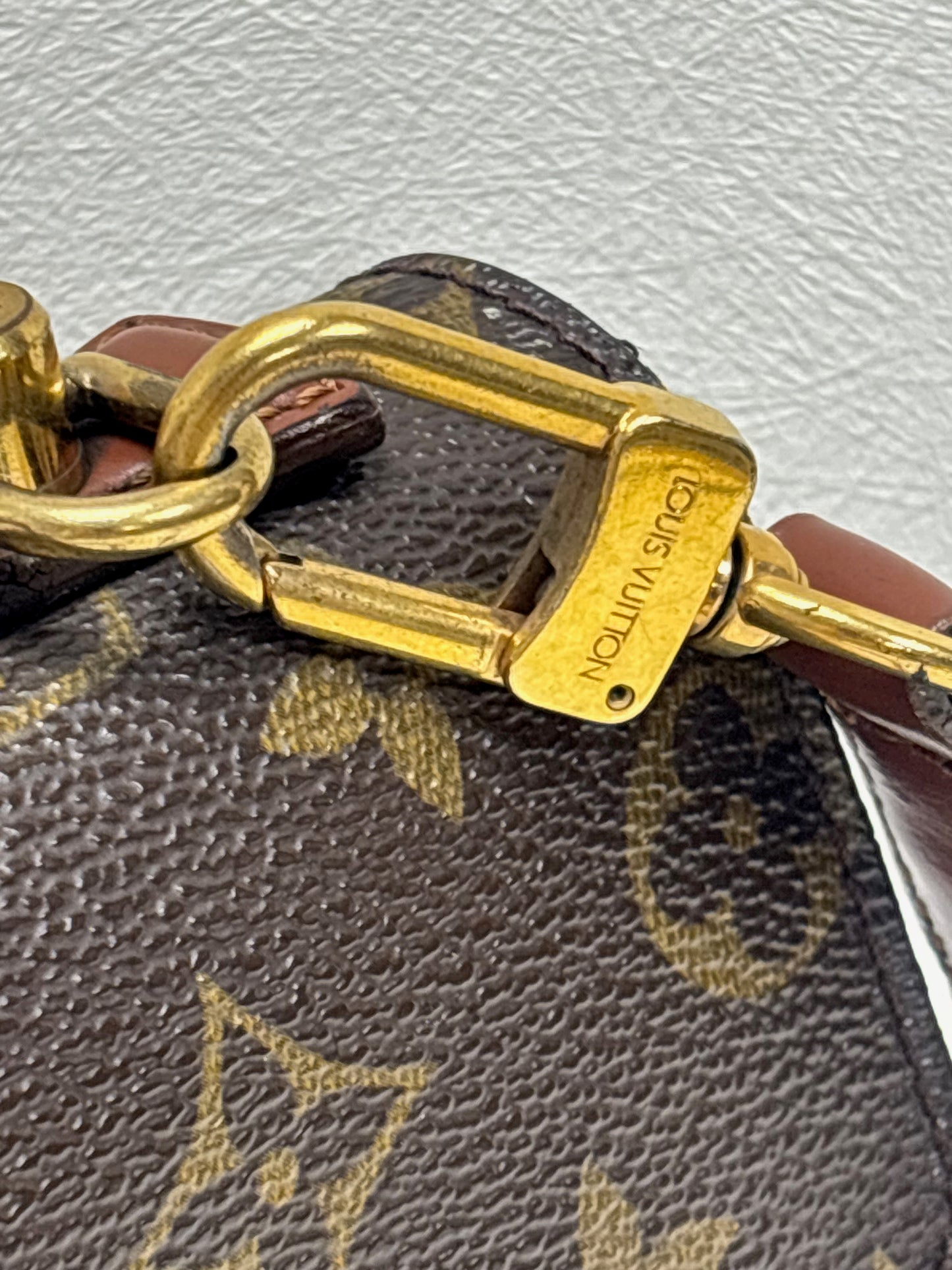 LOUIS VUITTON Sac Monceau 26