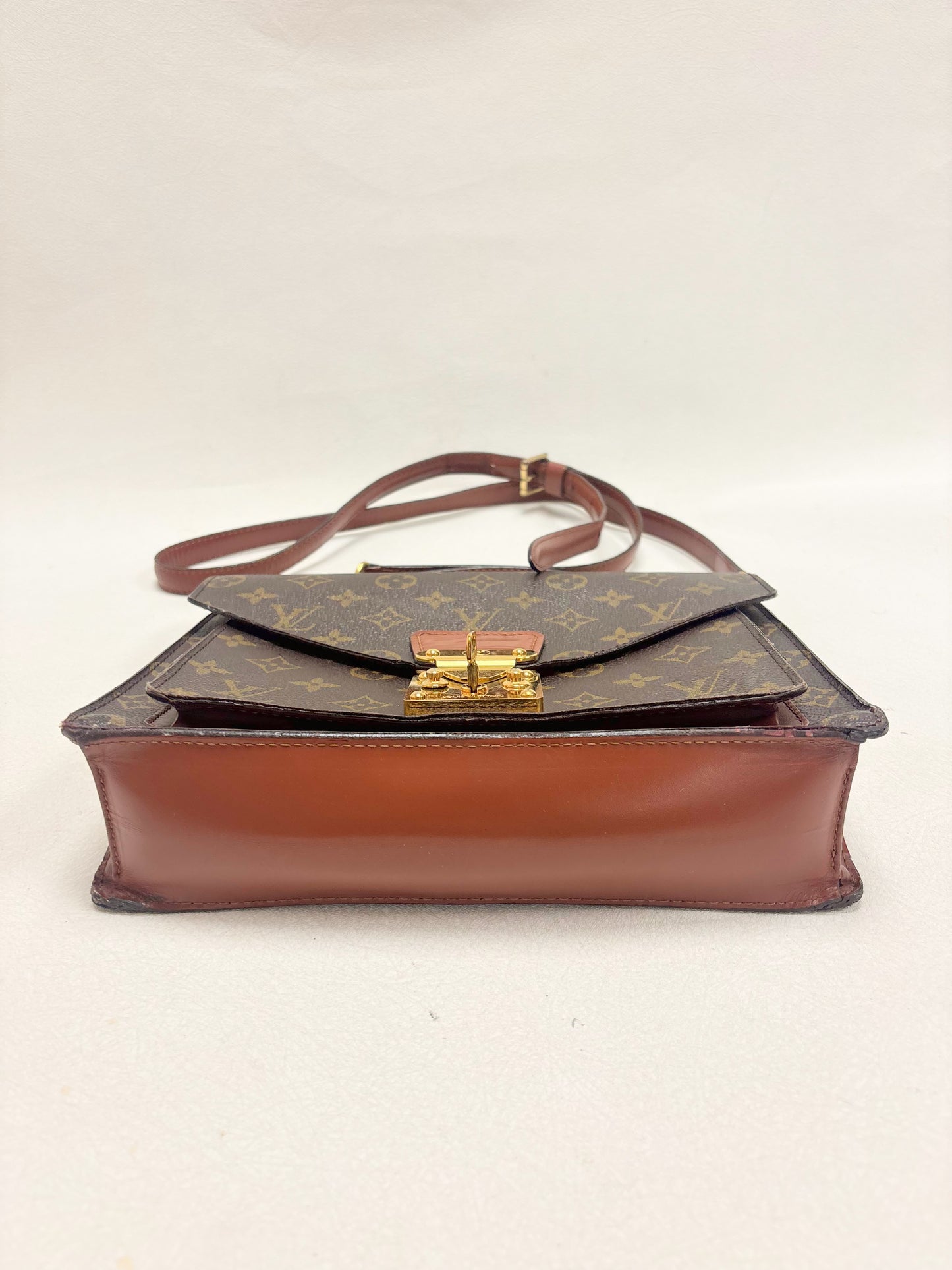 LOUIS VUITTON Sac Monceau 26