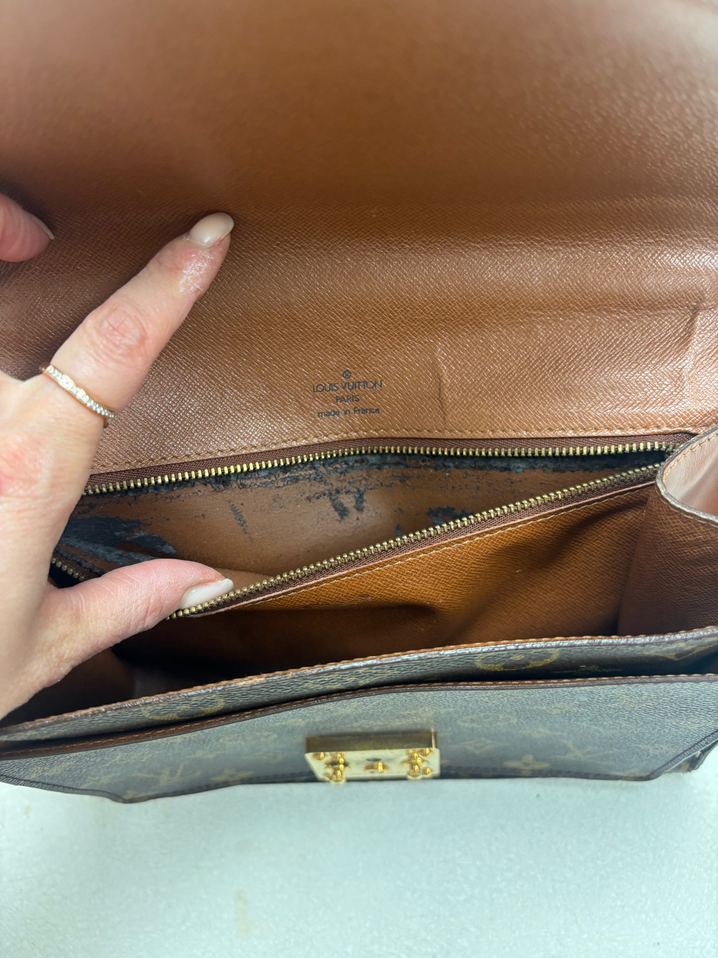 LOUIS VUITTON Sac Monceau 26