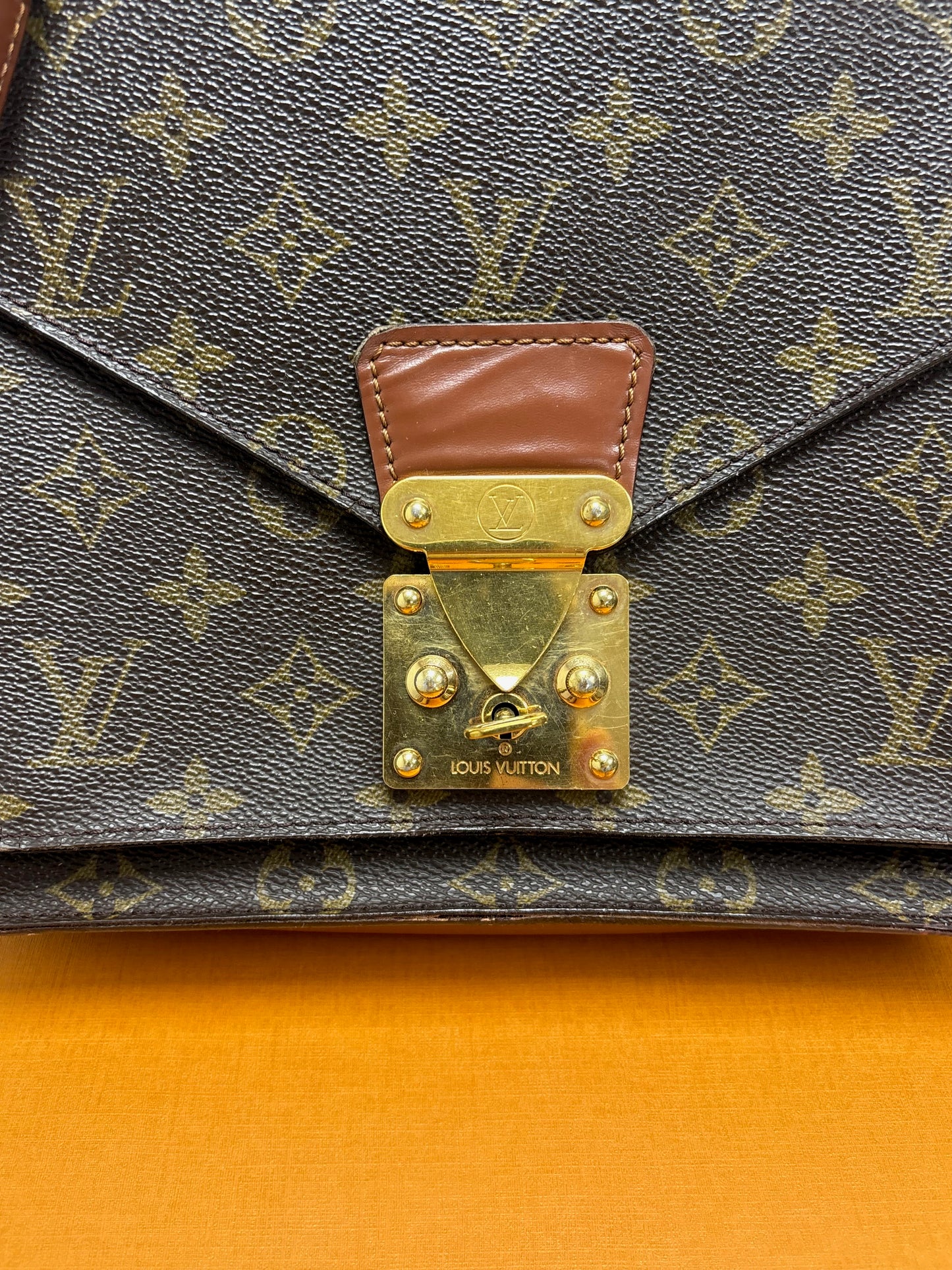 LOUIS VUITTON Sac Monceau 26