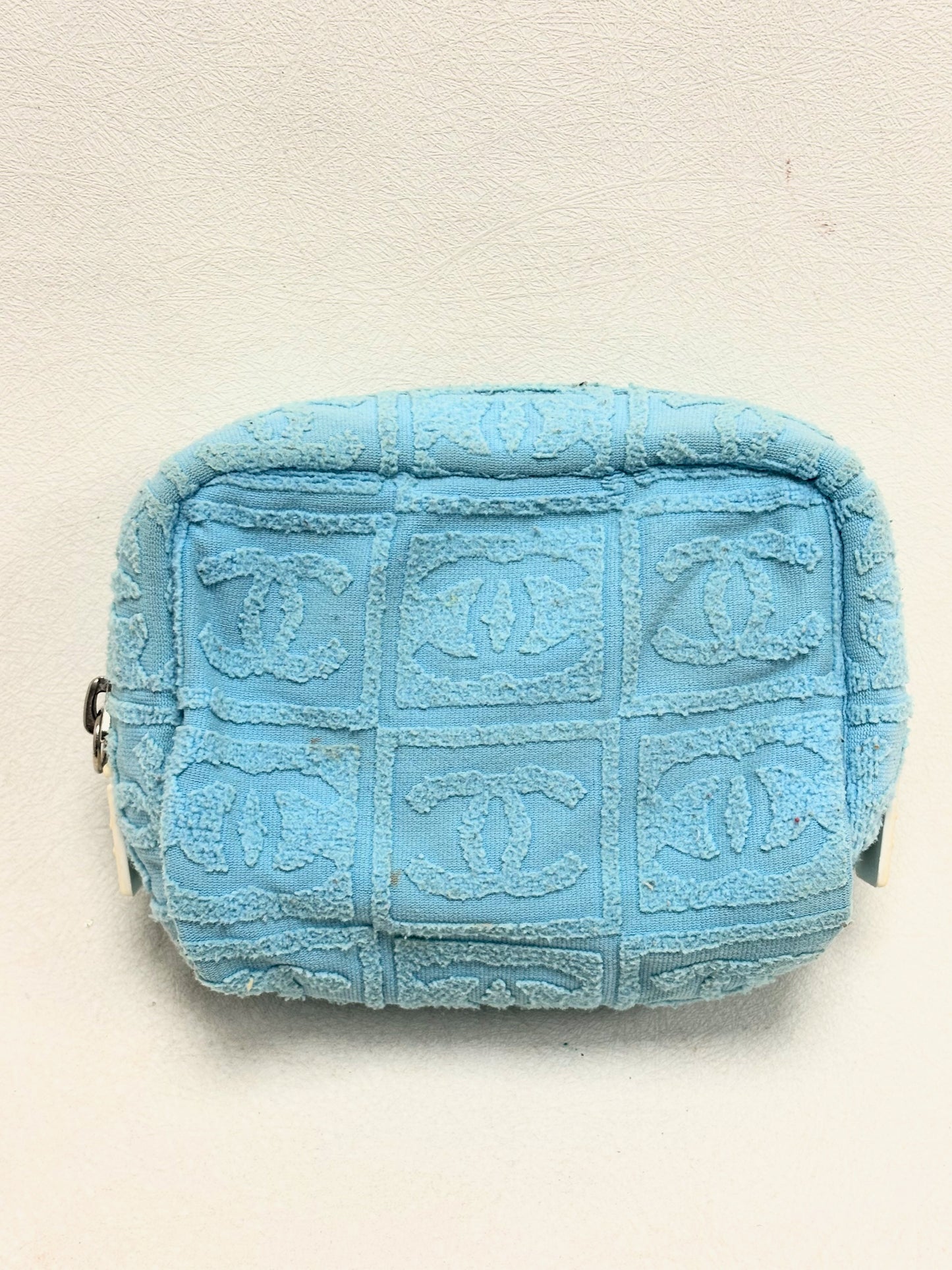 CHANEL Trousse Pochette Eponge