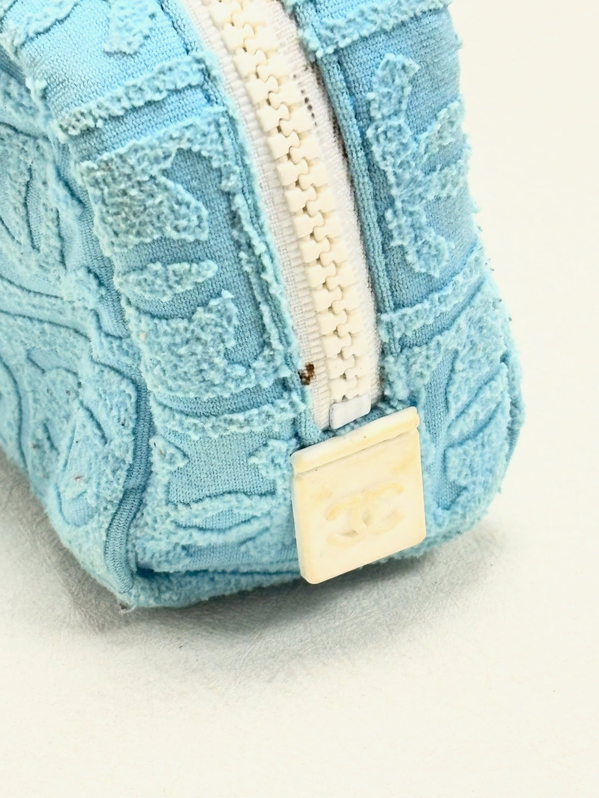 CHANEL Trousse Eponge