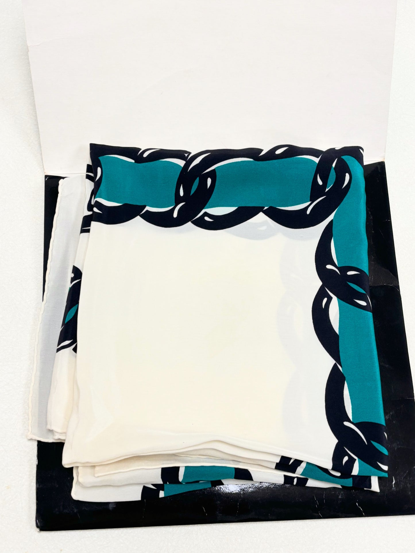 CHANEL Foulard en soie