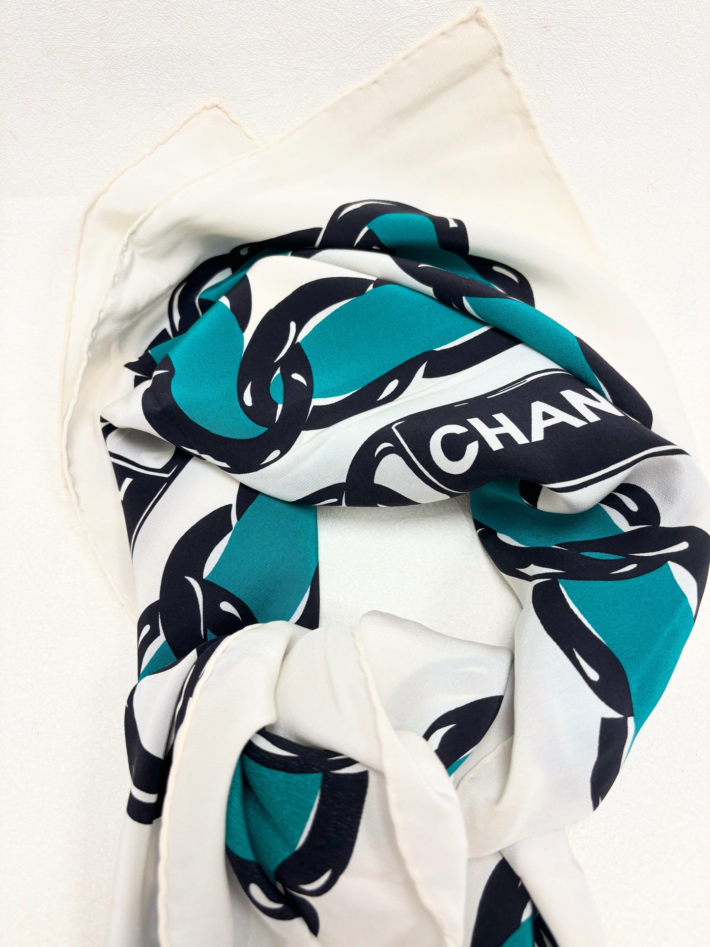 CHANEL Foulard en soie