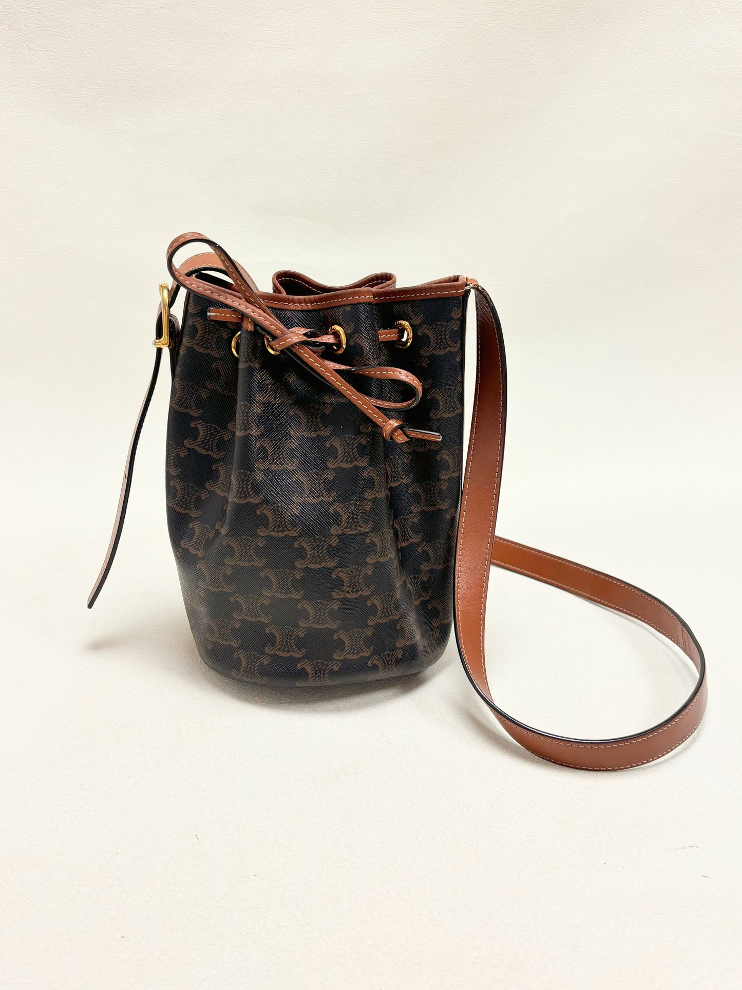 CÉLINE Bucket Bag