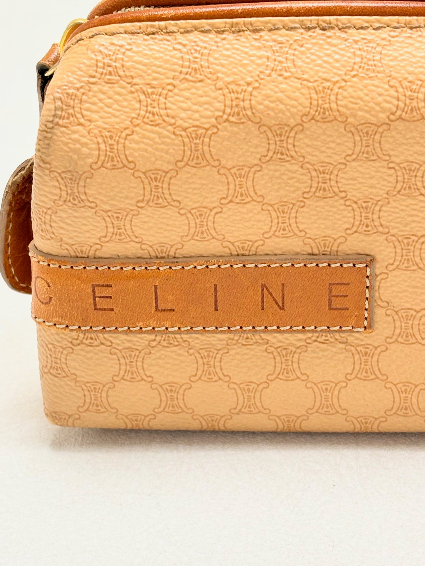 CÉLINE Pochette Triomphe
