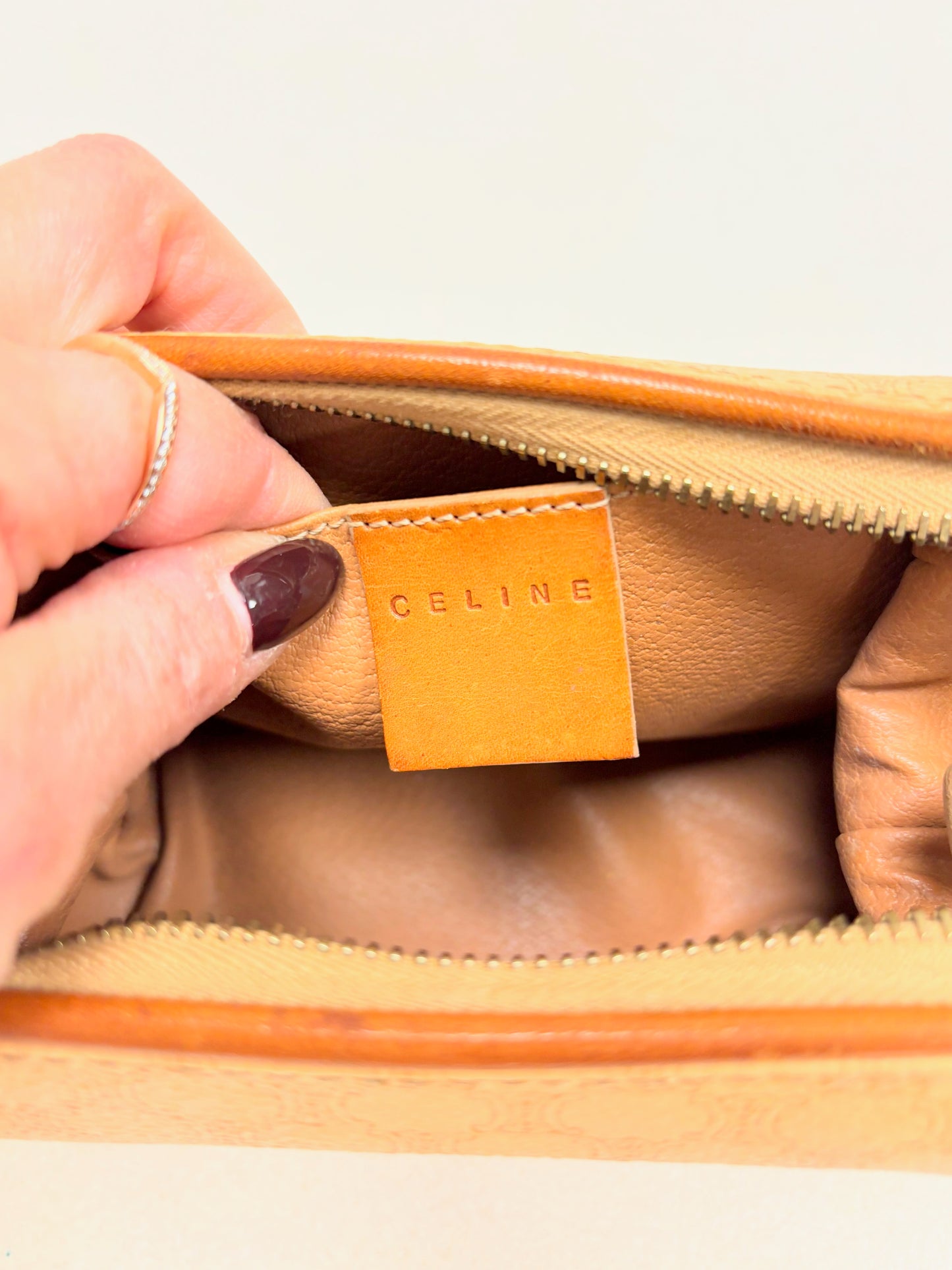 CÉLINE Pochette Triomphe