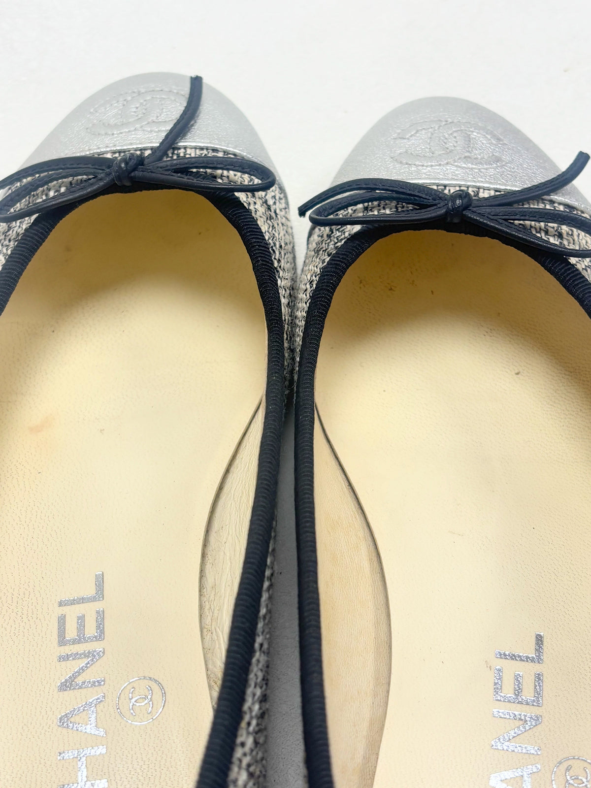 CHANEL Ballerines tweed