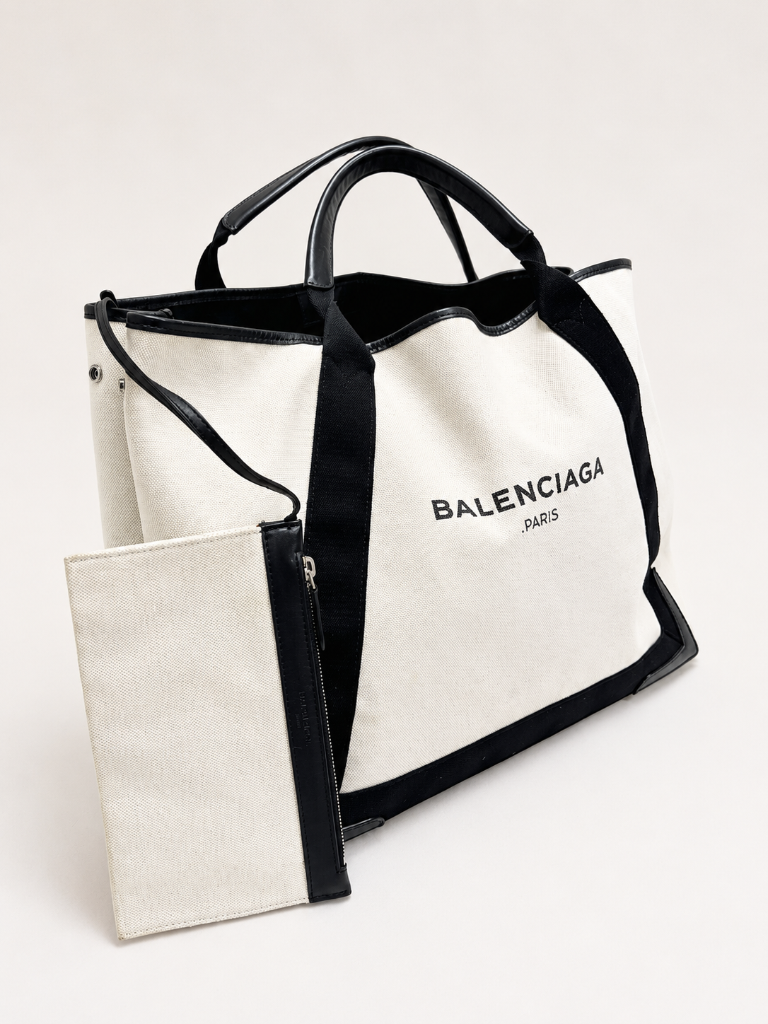 BALENCIAGA Sac Navy M