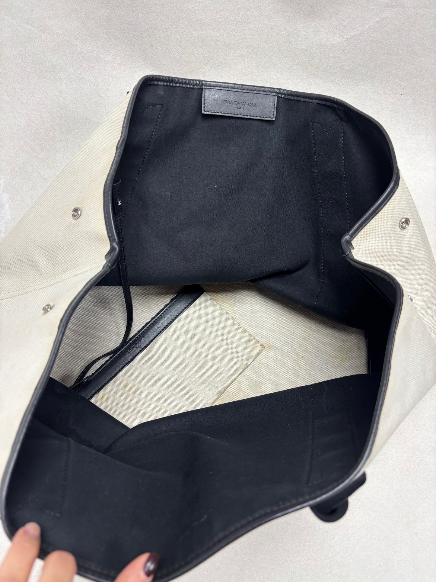 BALENCIAGA Sac Navy M