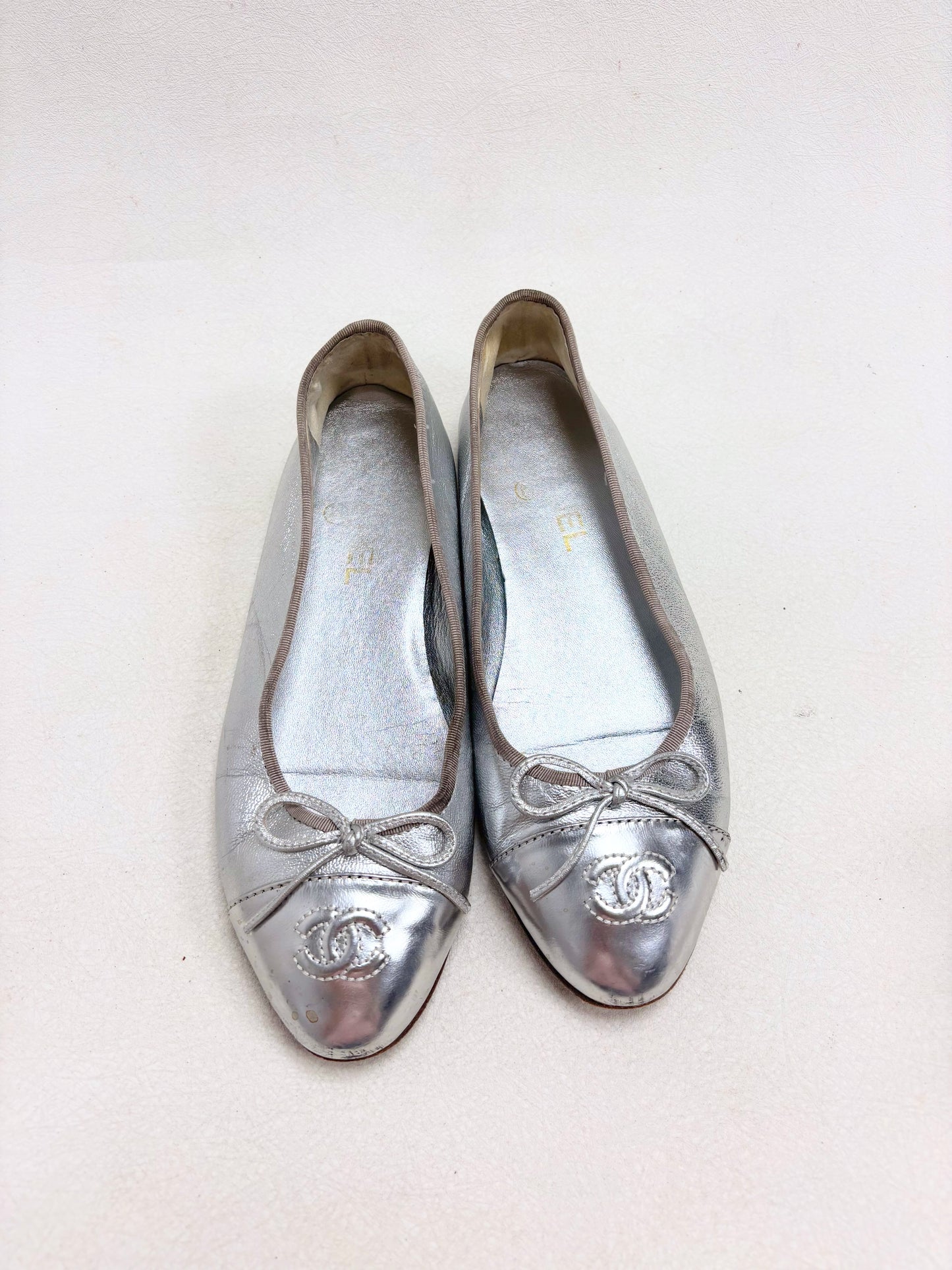 CHANEL Ballerines Cuir Argent