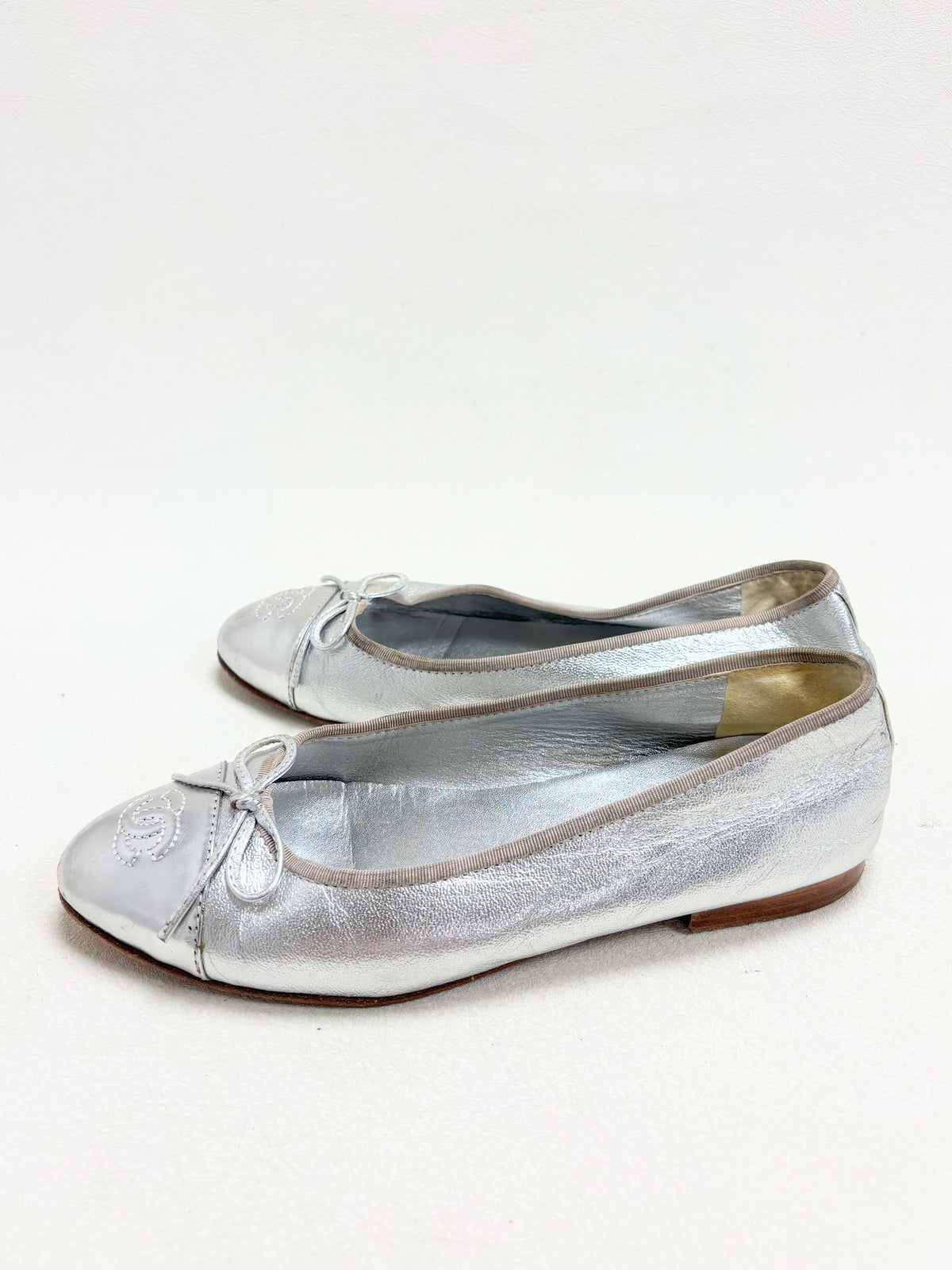 CHANEL Ballerines Cuir Argent