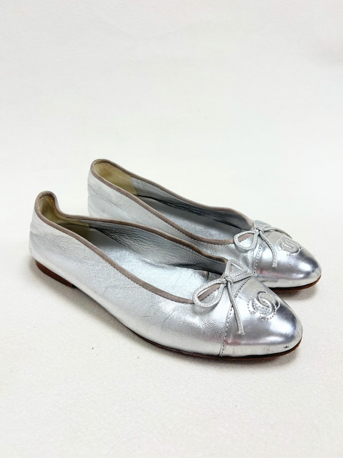 CHANEL Ballerines Cuir Argent