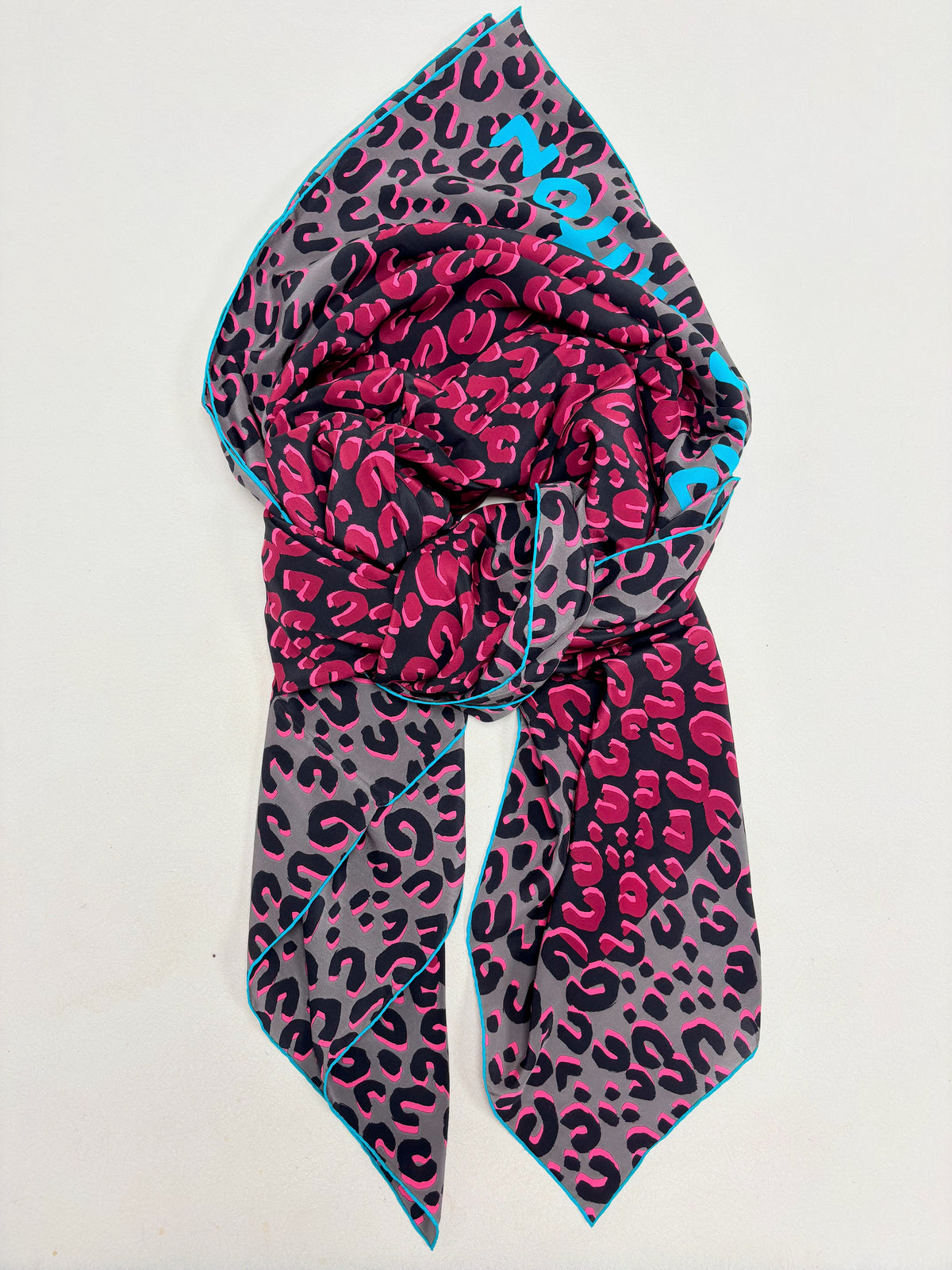 LOUIS VUITTON x Stephen Sprouse Maxi Foulard