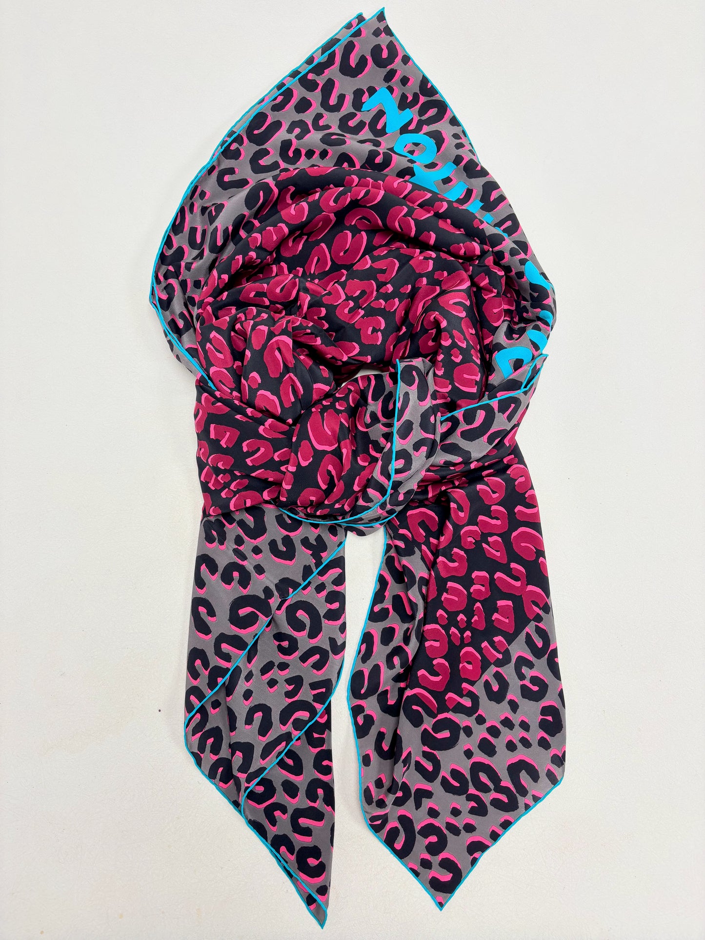 LOUIS VUITTON x Stephen Sprouse Maxi Foulard