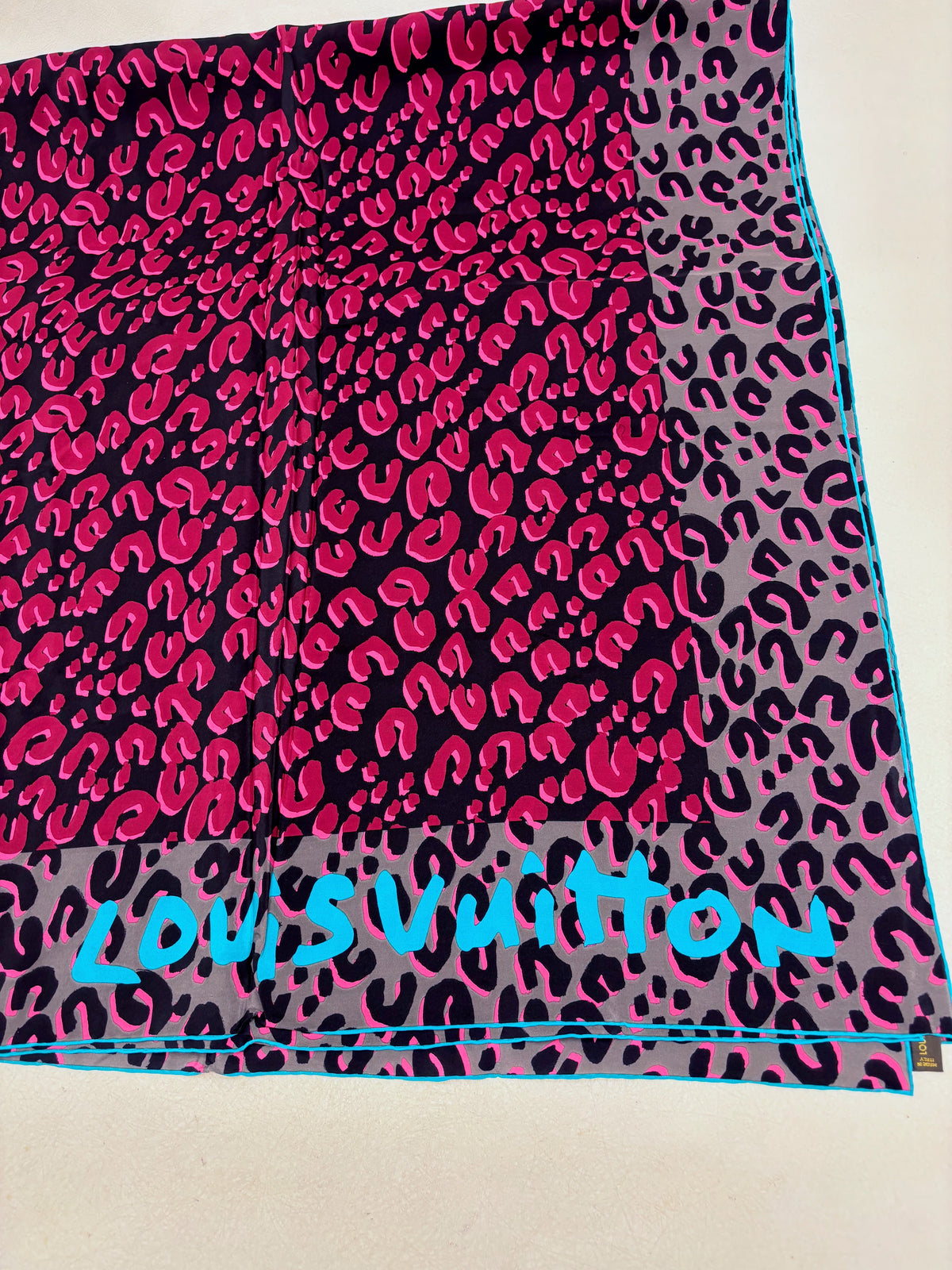 LOUIS VUITTON x Stephen Sprouse Maxi Foulard