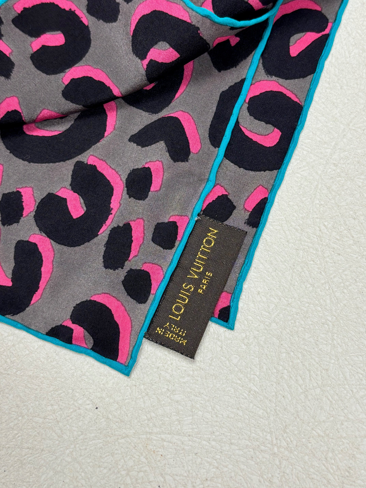 LOUIS VUITTON x Stephen Sprouse Maxi Foulard
