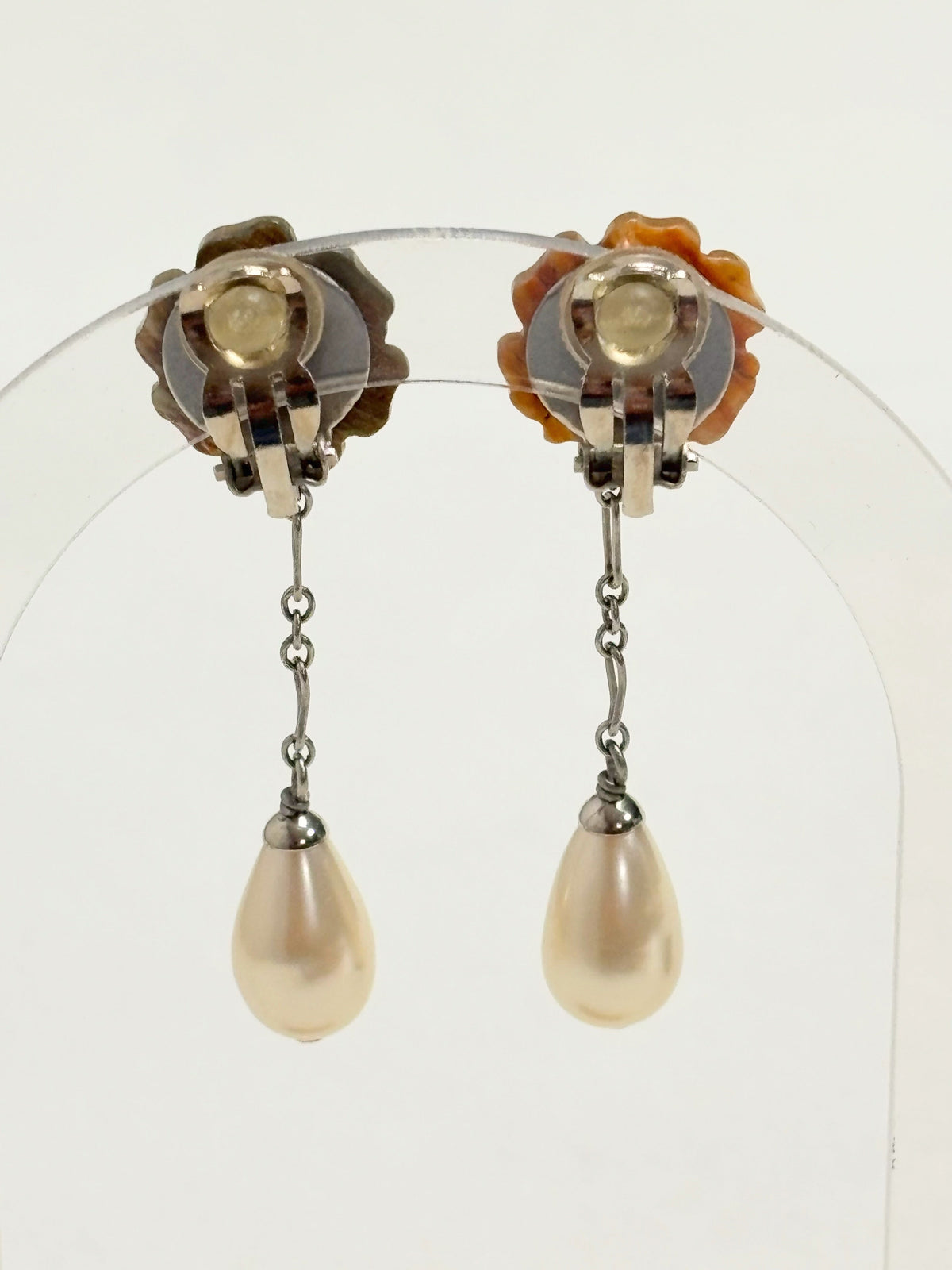CHANEL Boucles d'oreilles Camelia