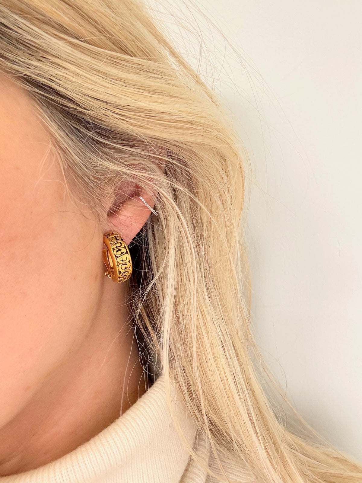 CHANEL Boucles d'oreilles Hoops
