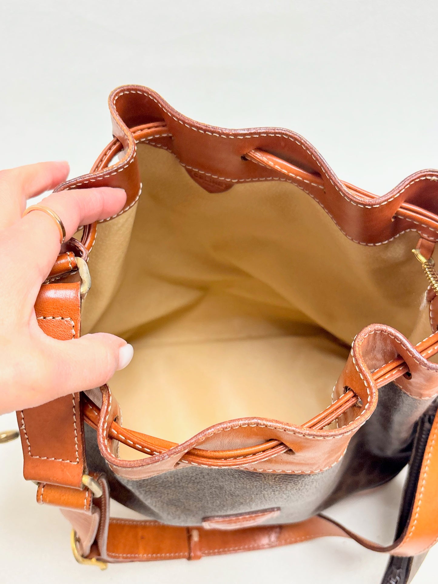 Borsa a secchiello Triumph di CÉLINE
