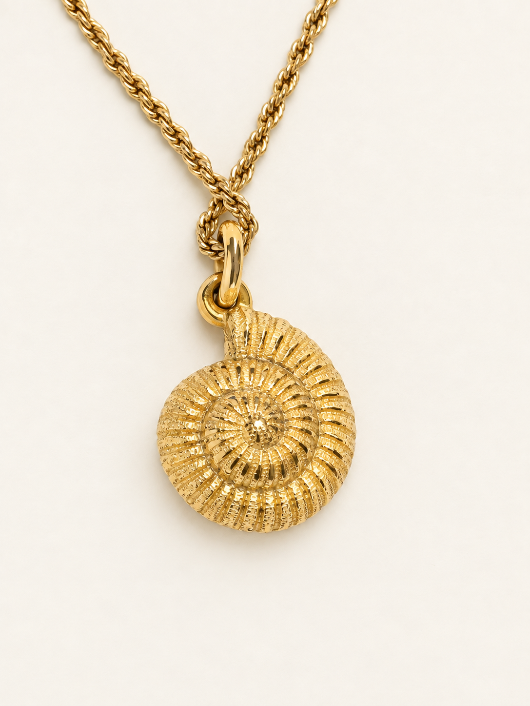 DIOR Collier Coquillage