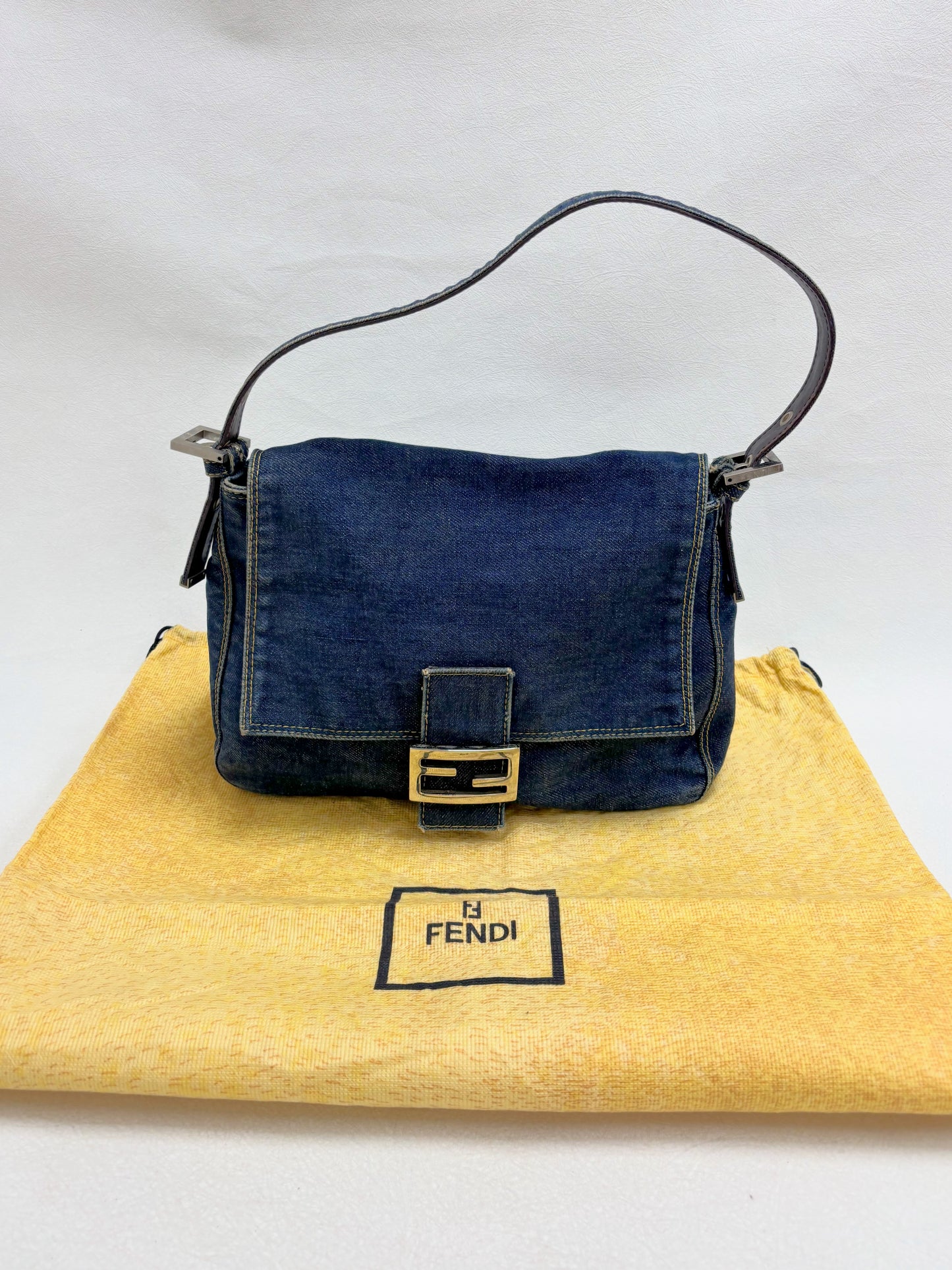 FENDI Sac Mamma Baguette Denim