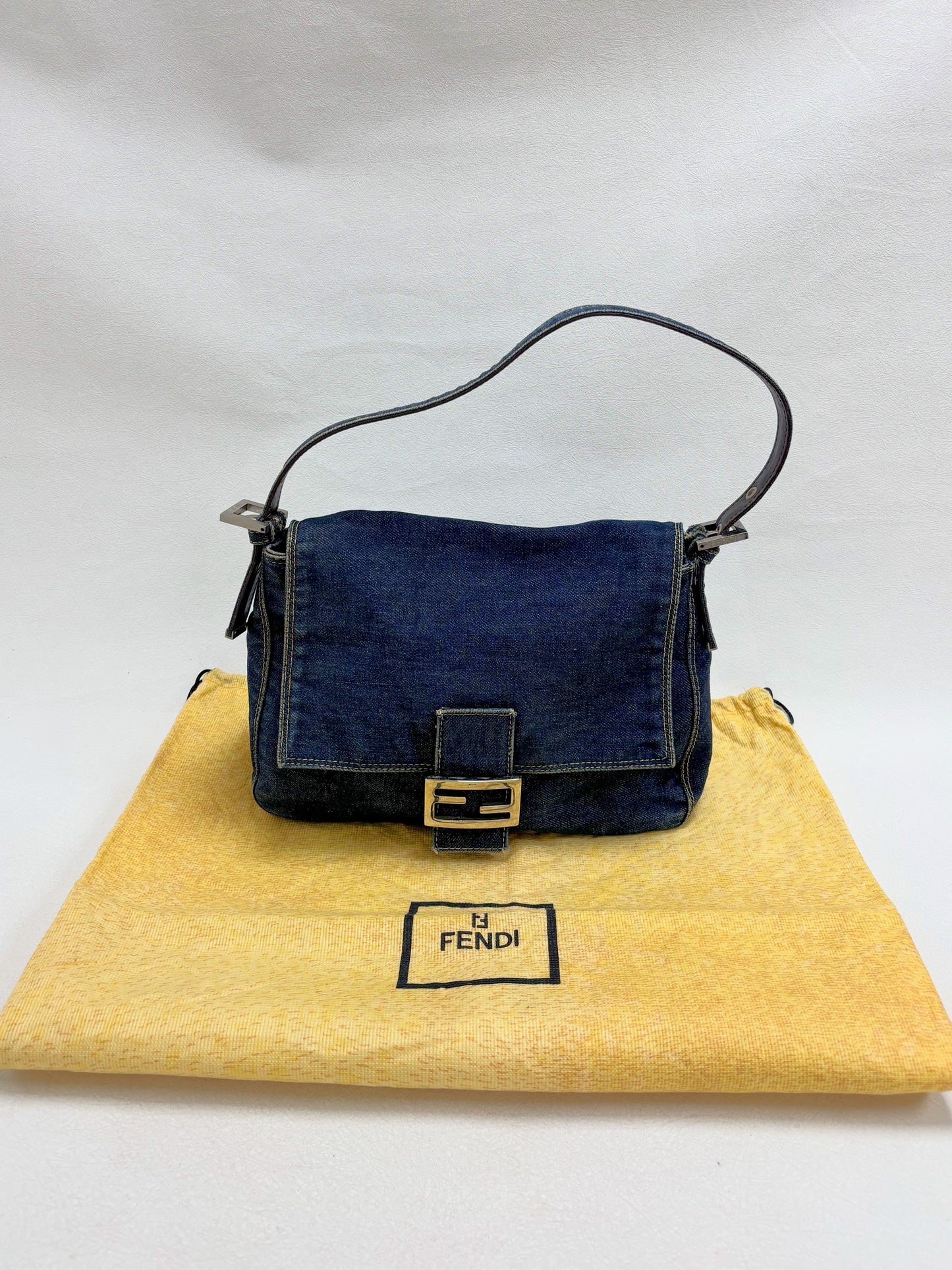 FENDI Sac Mamma Baguette Denim