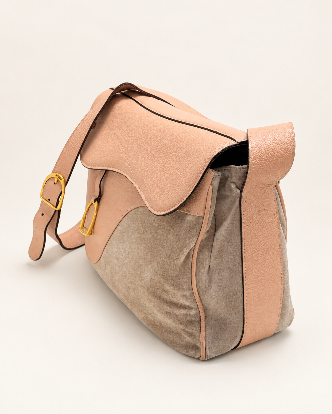 GUCCI Sac Saddle GM