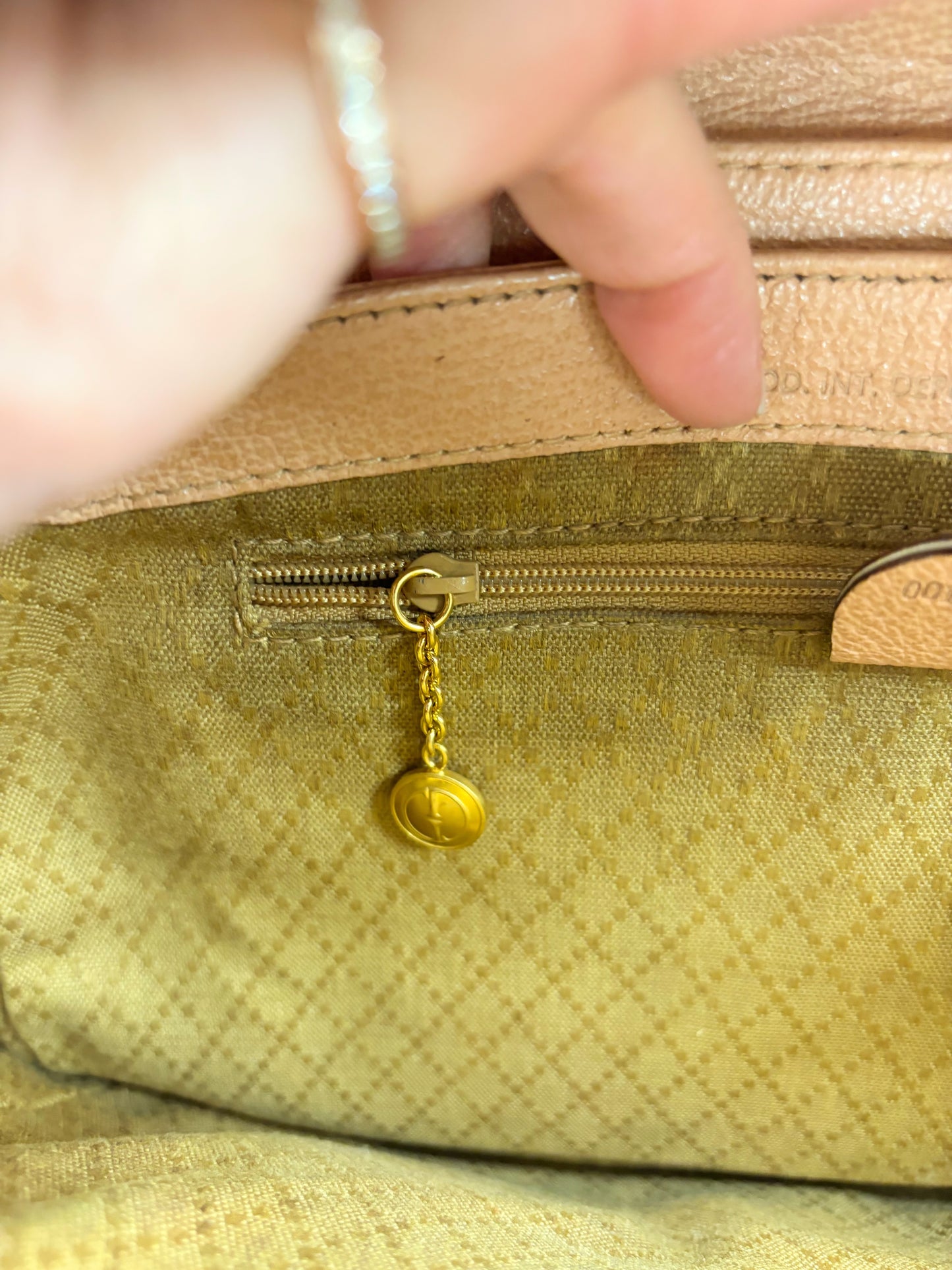 GUCCI Sac Saddle GM