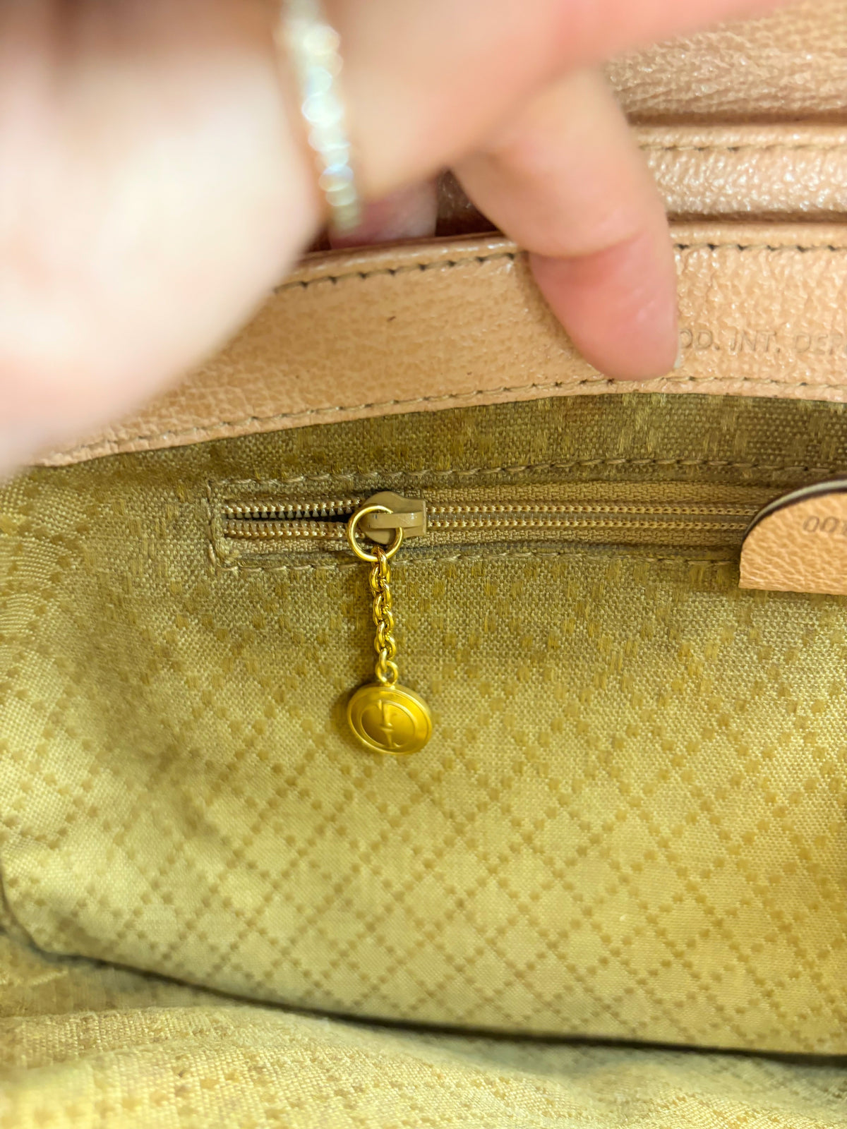 GUCCI Sac Saddle GM