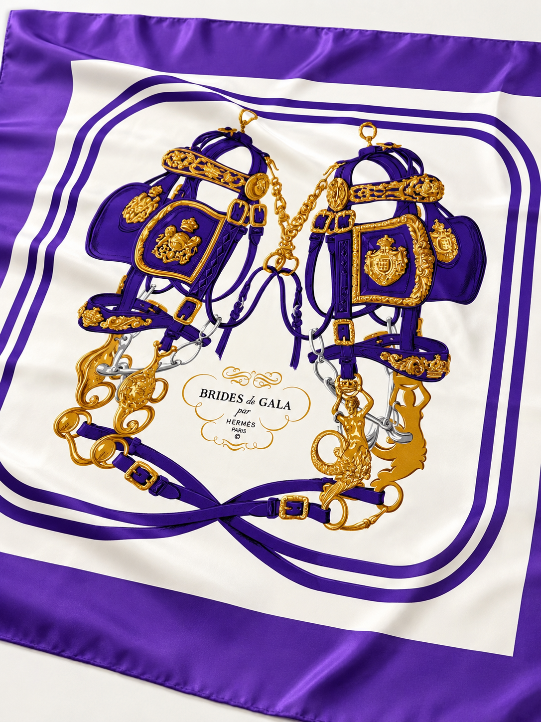 HERMÈS Foulard Carré en Soie