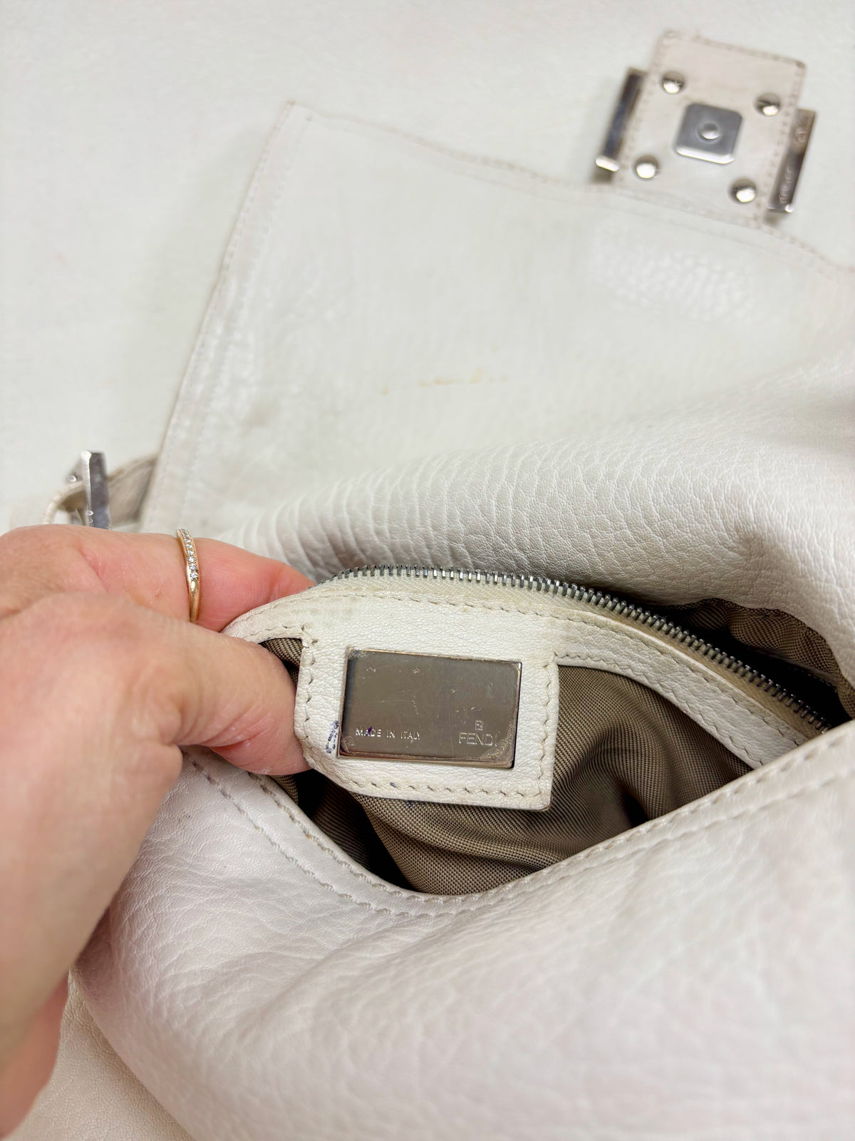 FENDI Sac Mamma Baguette