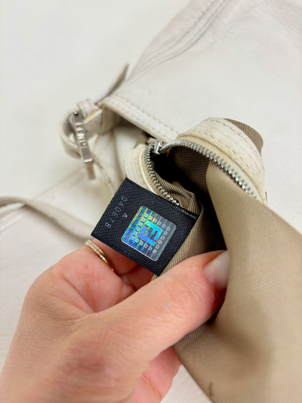 FENDI Sac Mamma Baguette