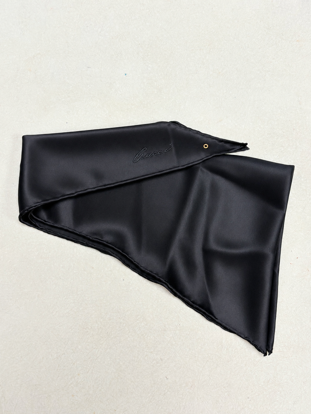 GUCCI Foulard Losange en soie