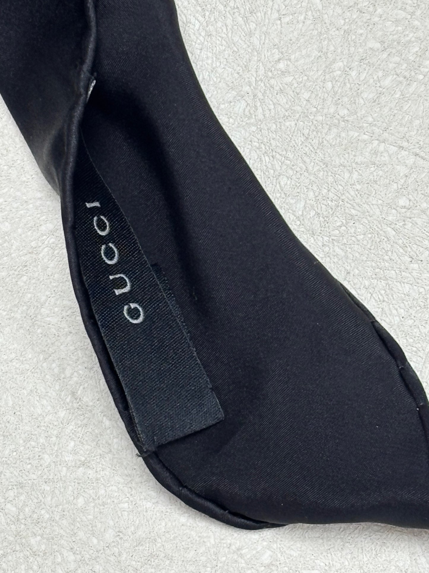 GUCCI Foulard Losange en soie