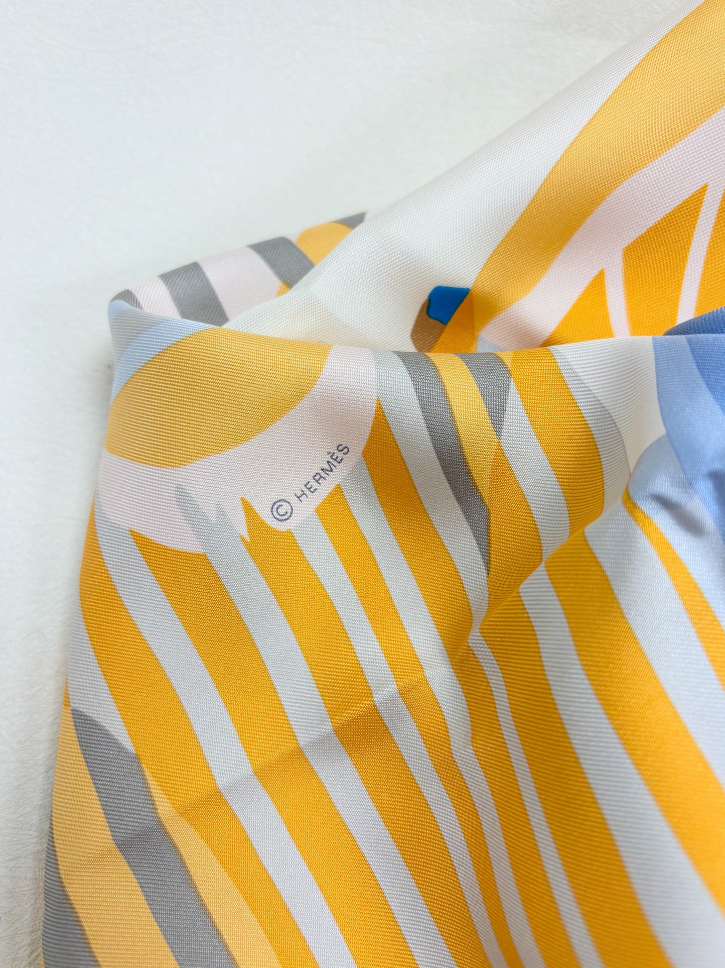 HERMÈS Maxi Paréo Soie