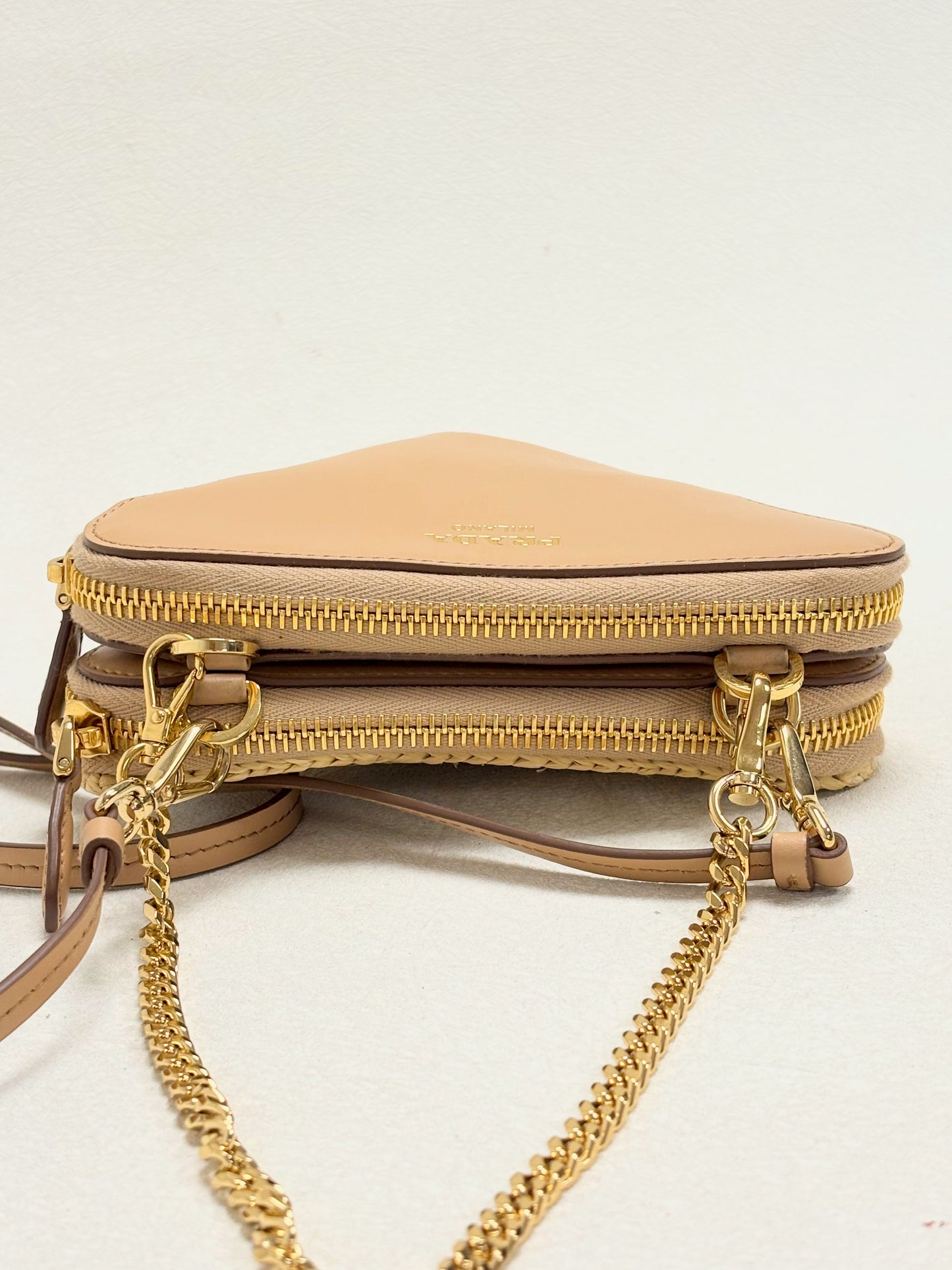 PRADA Sac Triangle Raffia