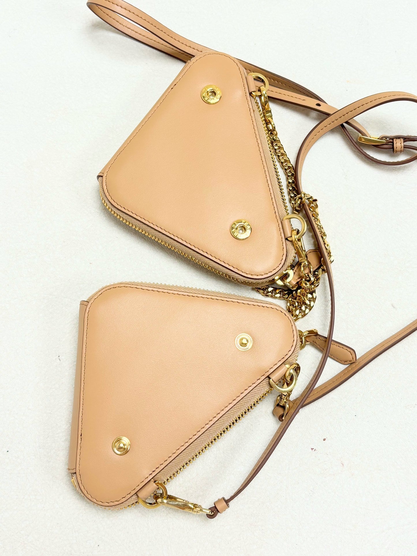 PRADA Sac Triangle Raffia