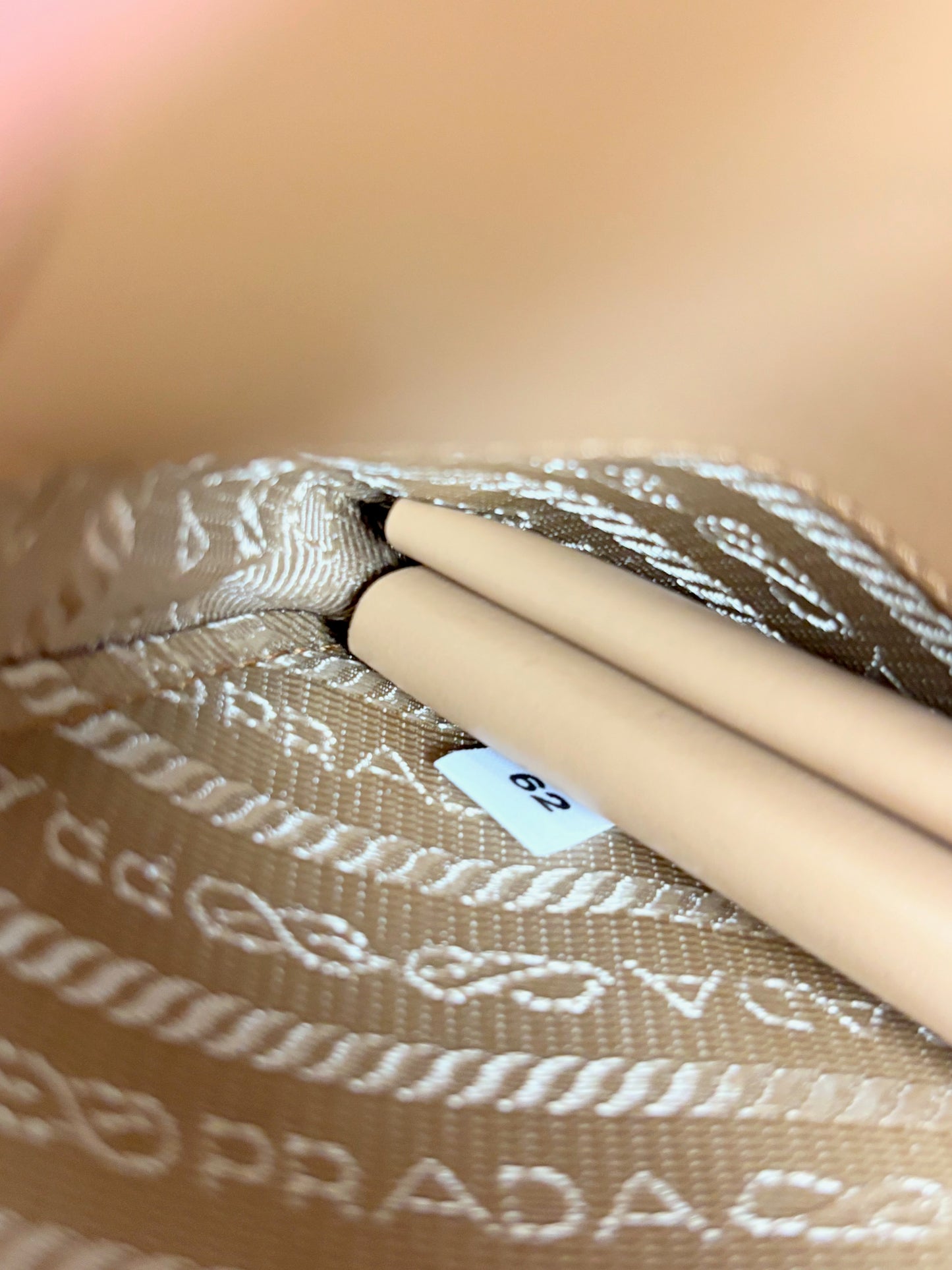 PRADA Sac Triangle Raffia