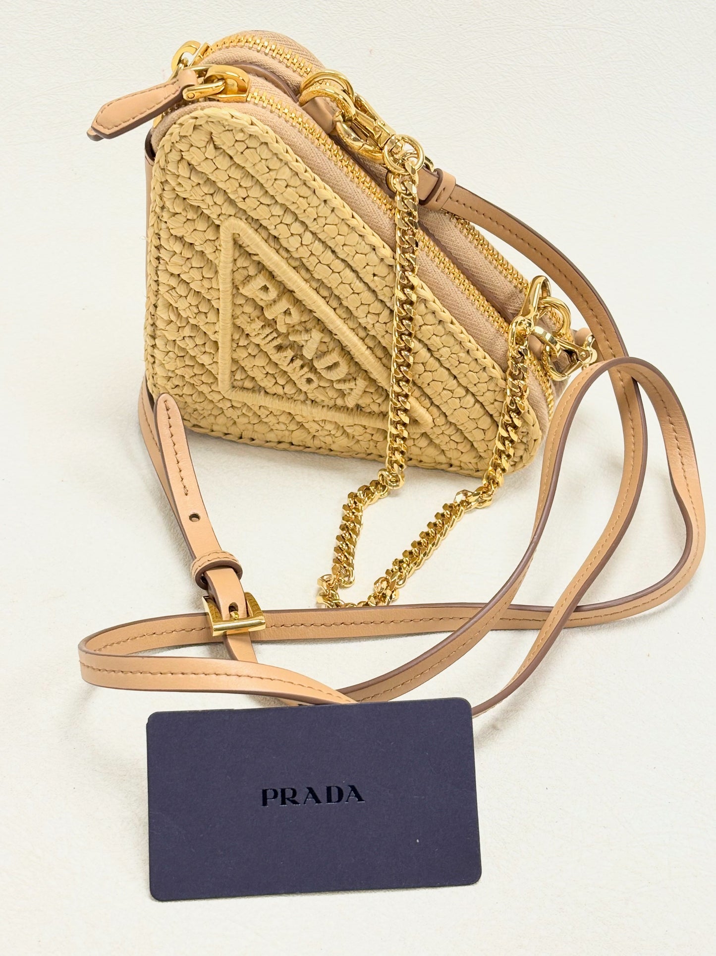 PRADA Sac Triangle Raffia