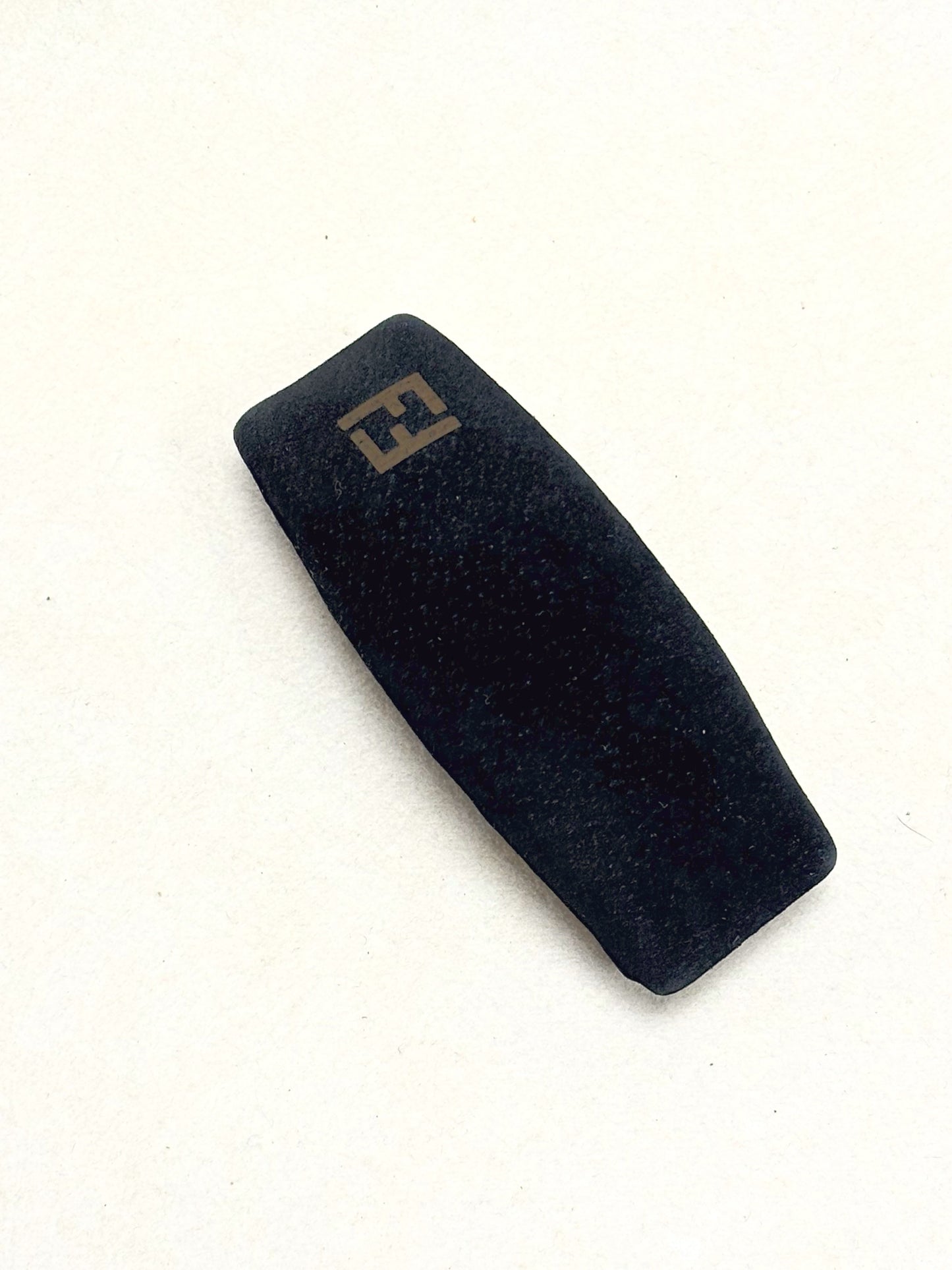 FENDI Barrette en daim