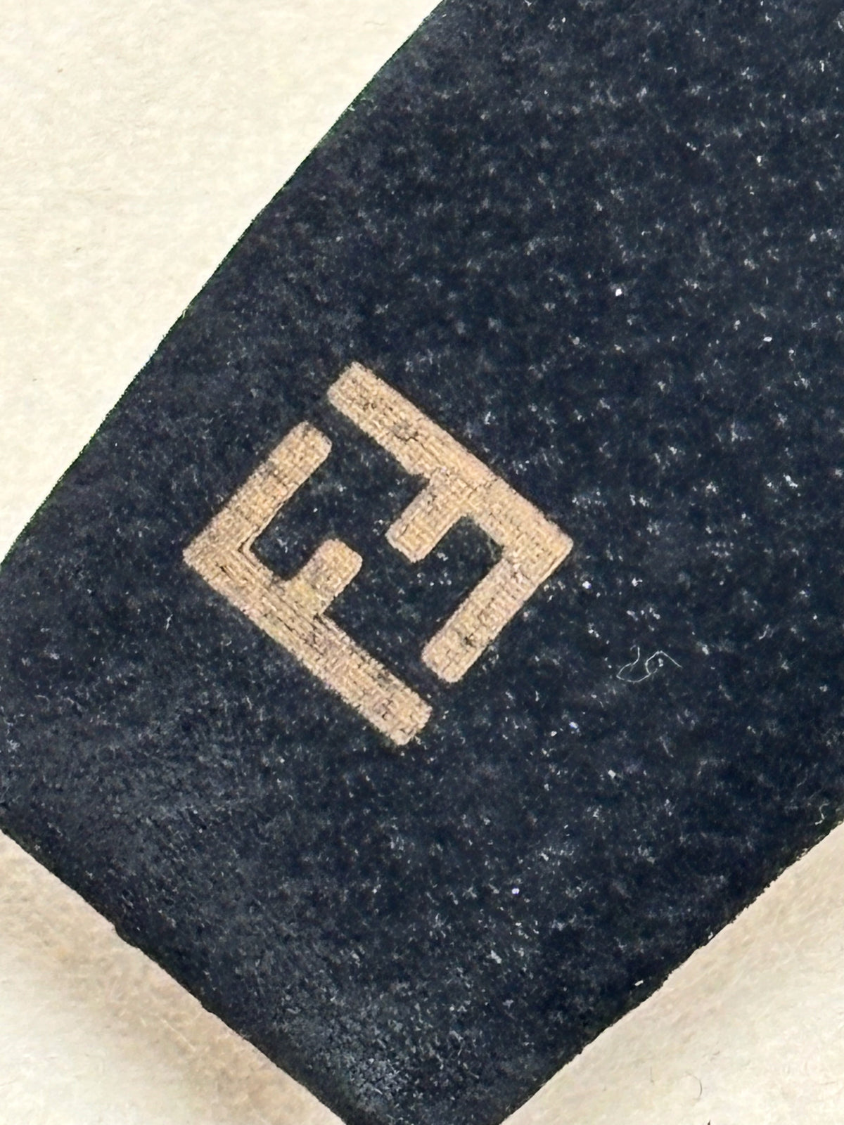 FENDI Barrette en Cuir
