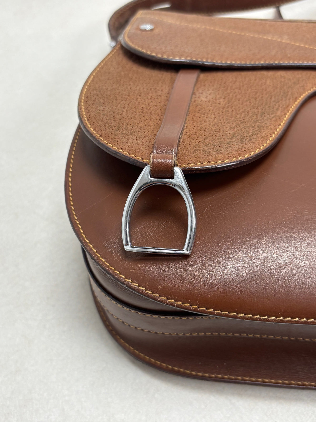GUCCI Sac Saddle MM