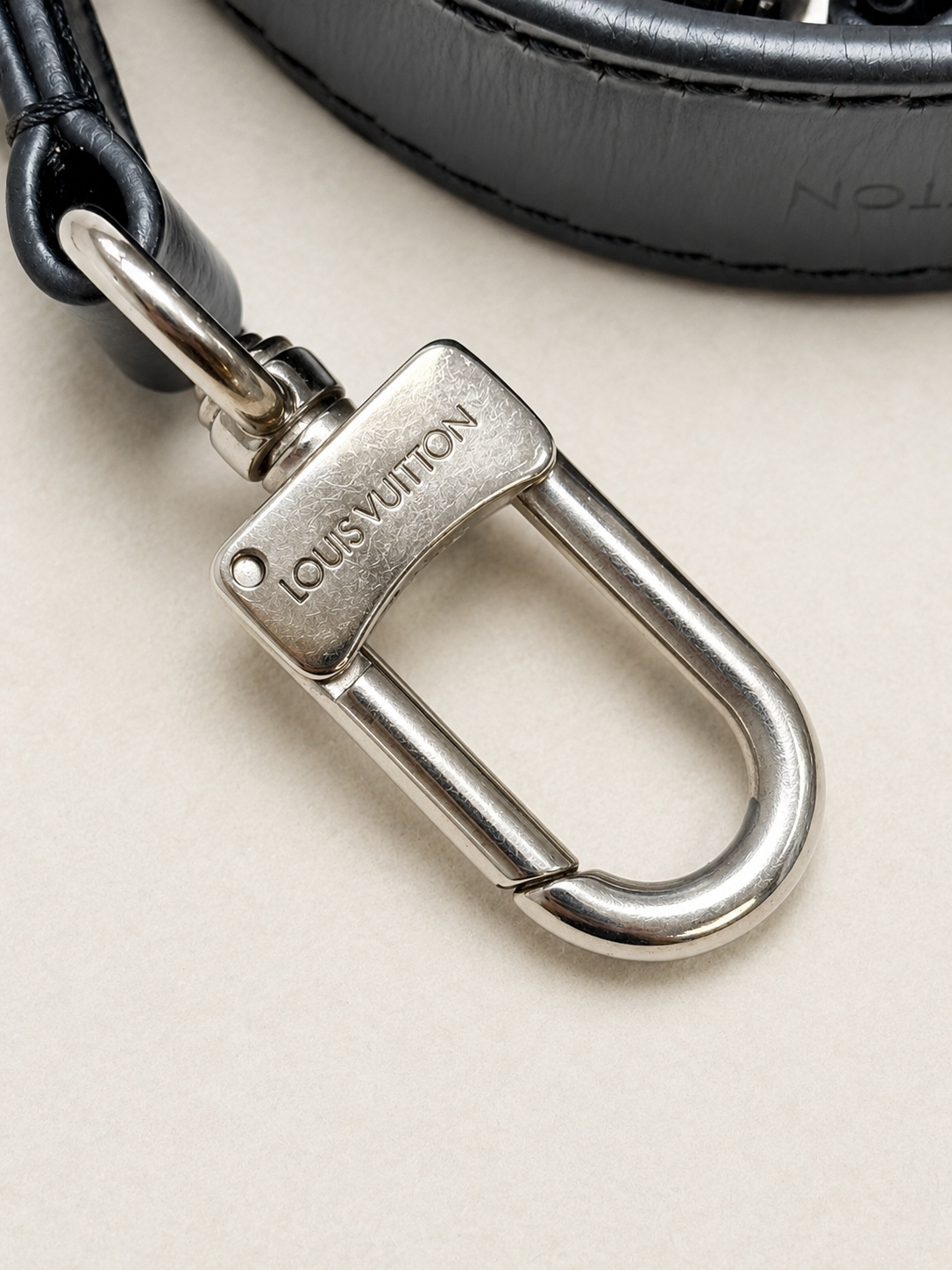 LOUIS VUITTON Bandoulière Cuir