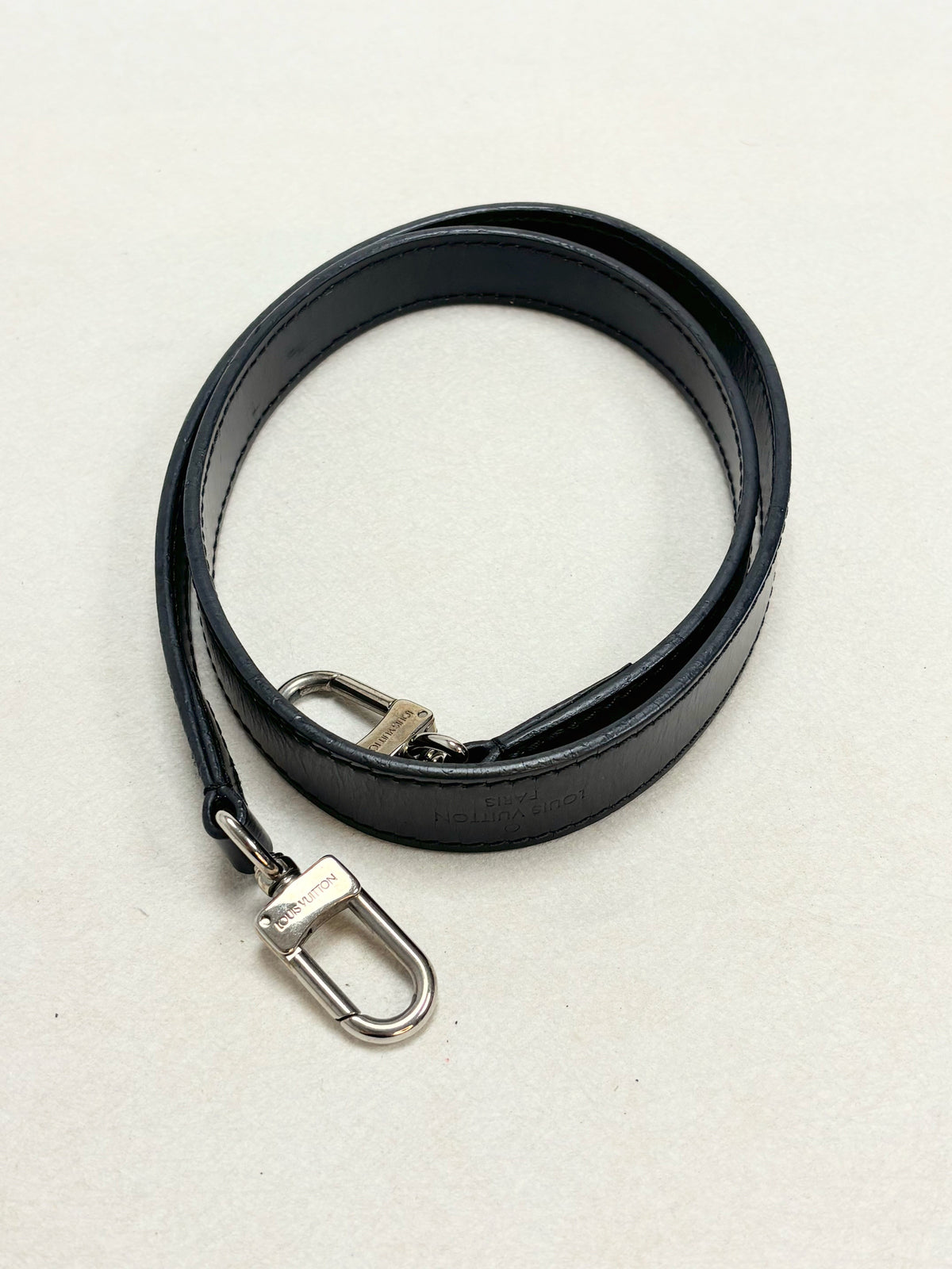LOUIS VUITTON Bandoulière Cuir Noir