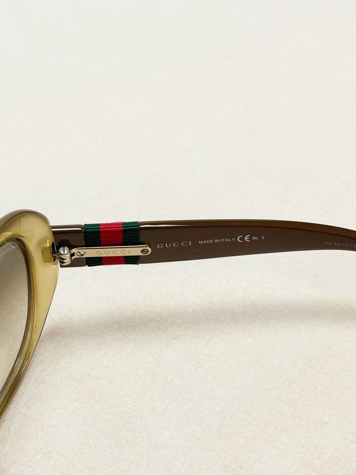 GUCCI Lunettes de soleil